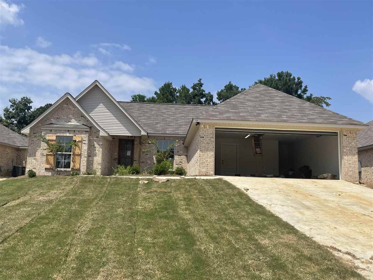 Pearl, MS 39208,1041 Silver Circle