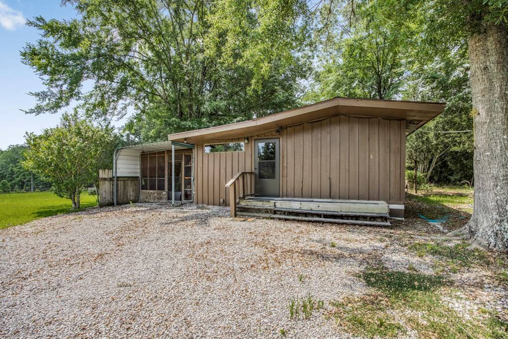 Crosby, MS 39633,1885 Silver Creek