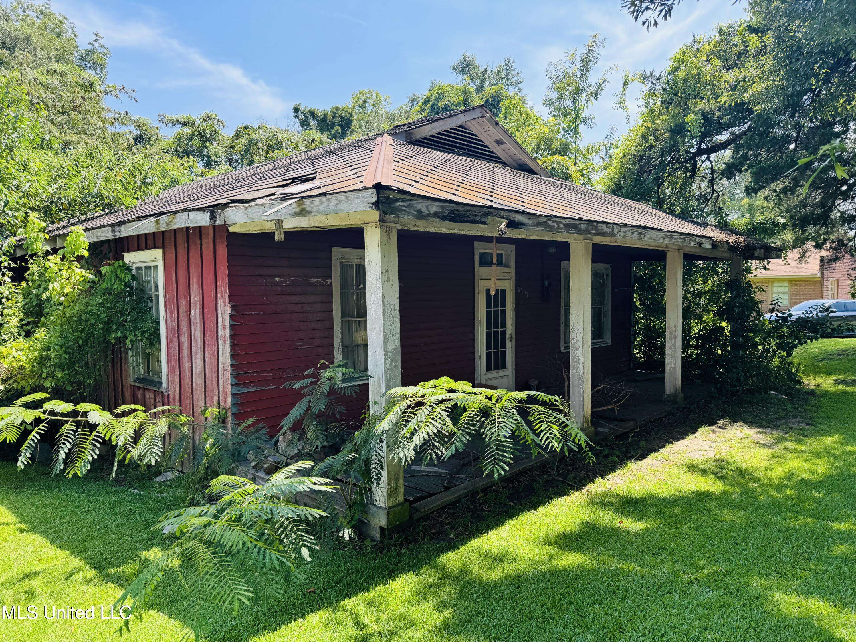 Natchez, MS 39120,1117 Martin Luther King Jr Street