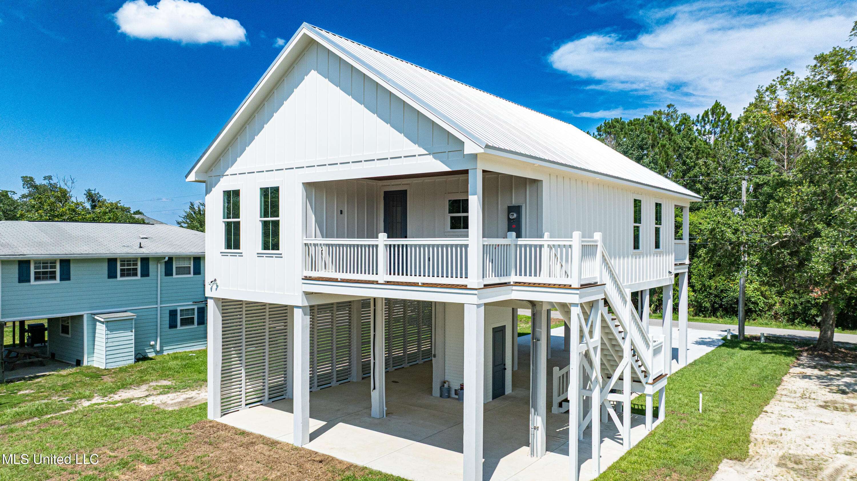 Bay Saint Louis, MS 39520,44 Fiber Street