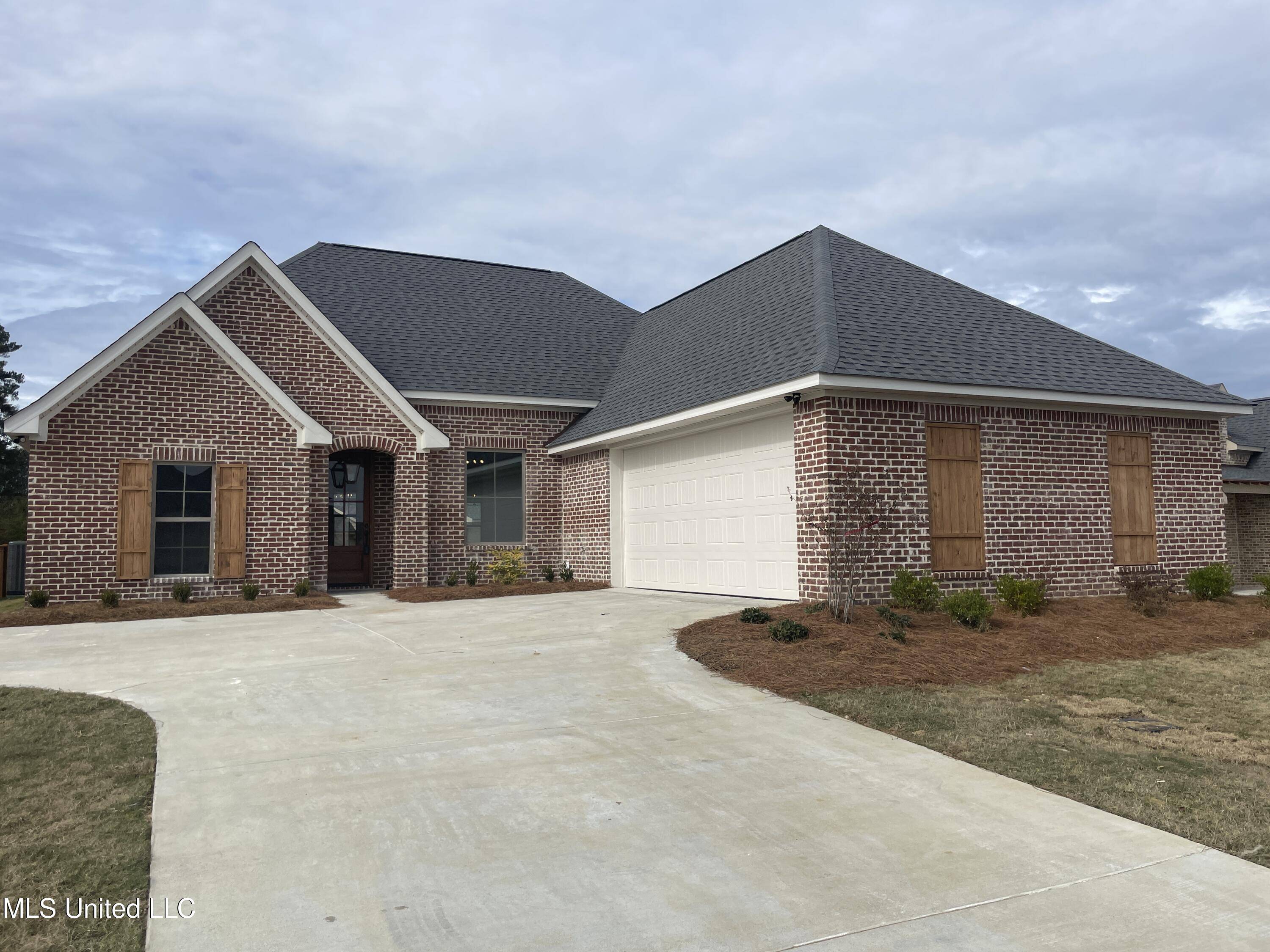 Flowood, MS 39232,528 Wales Way