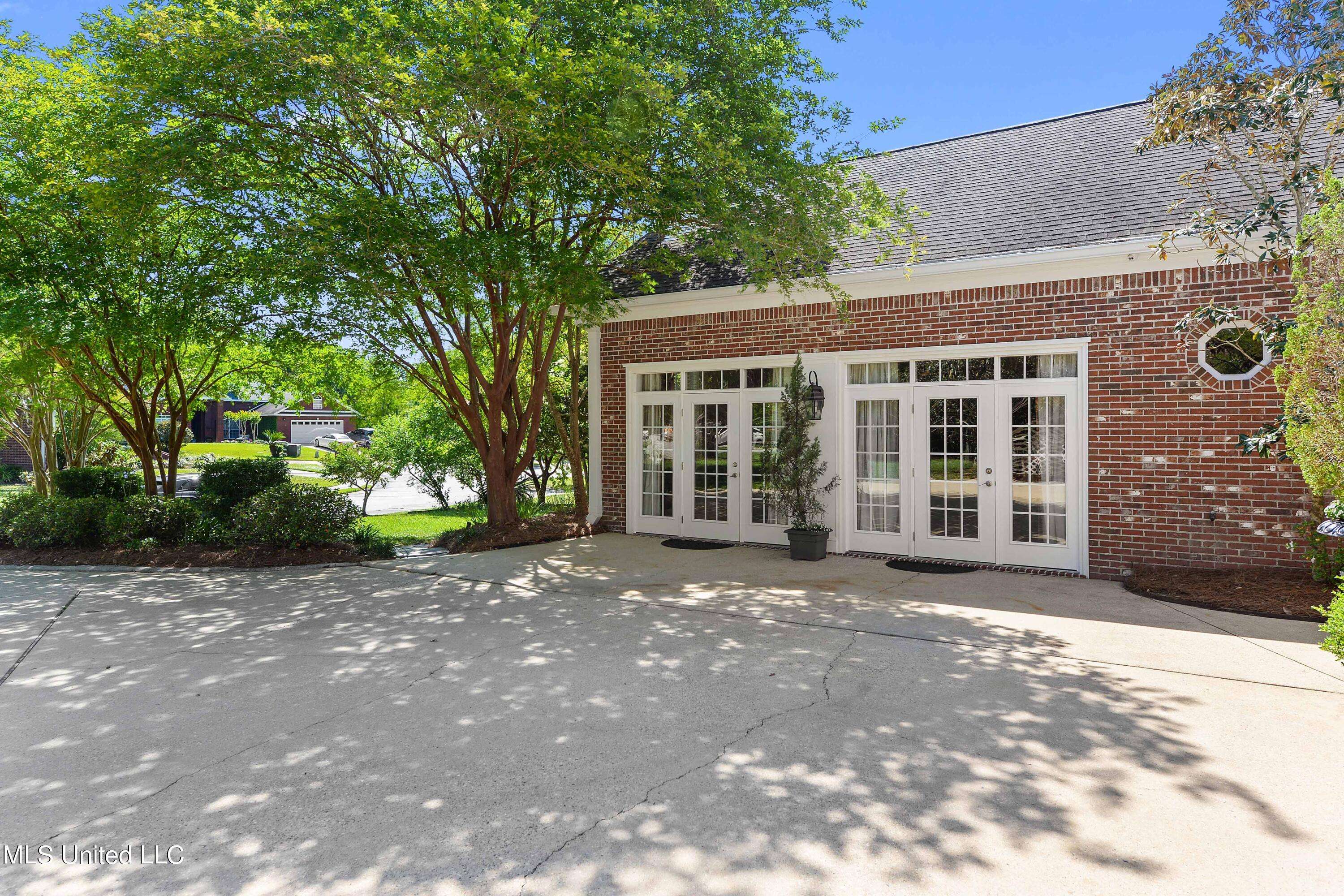 Ocean Springs, MS 39564,7 Chandeleur Cove