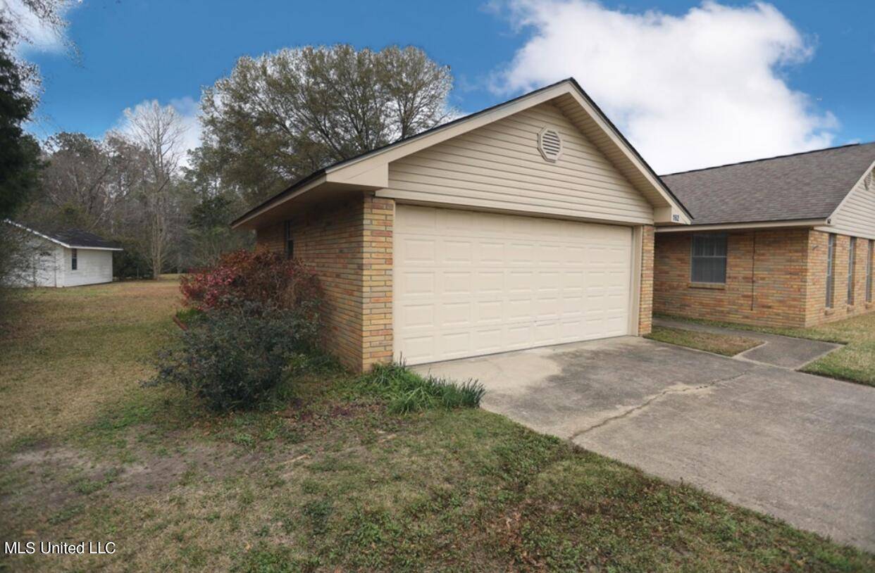 Picayune, MS 39466,162 Browning Circle