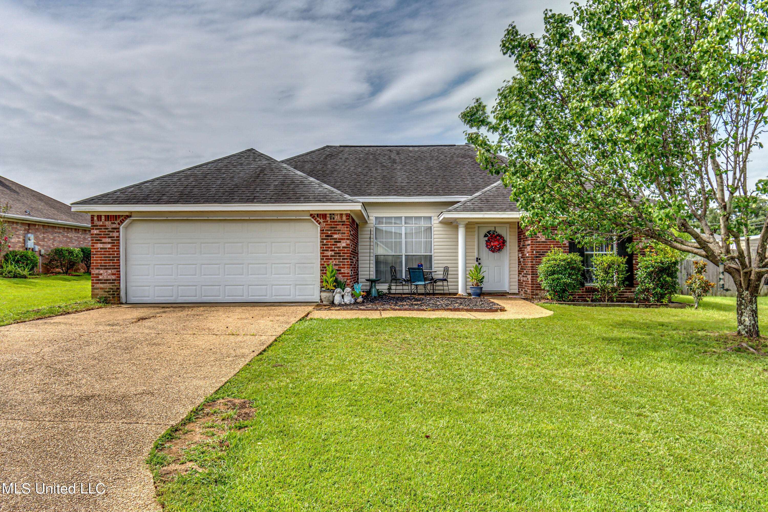 Pearl, MS 39208,217 White Oak Place