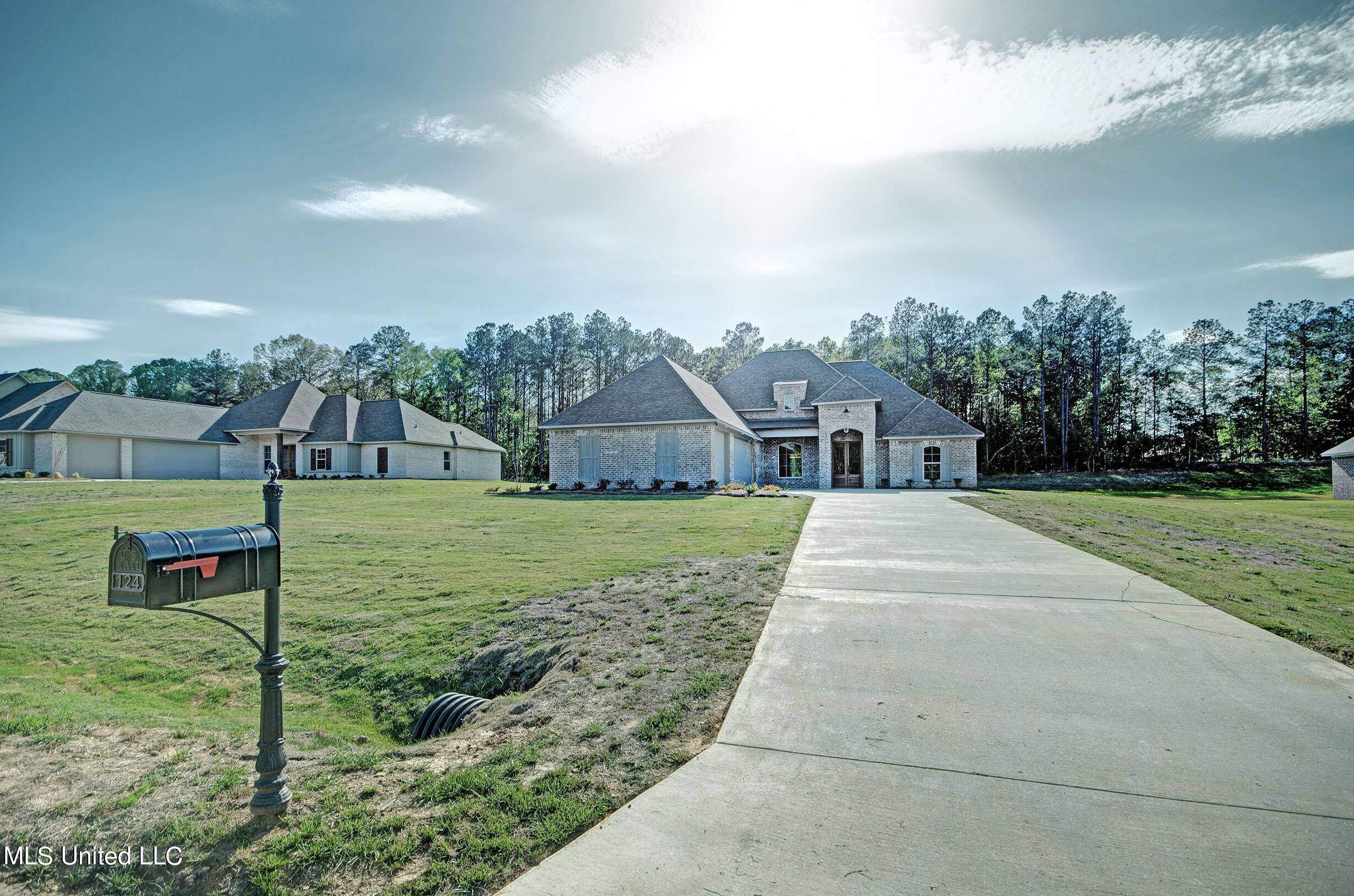 Pearl, MS 39208,124 Richburg Court