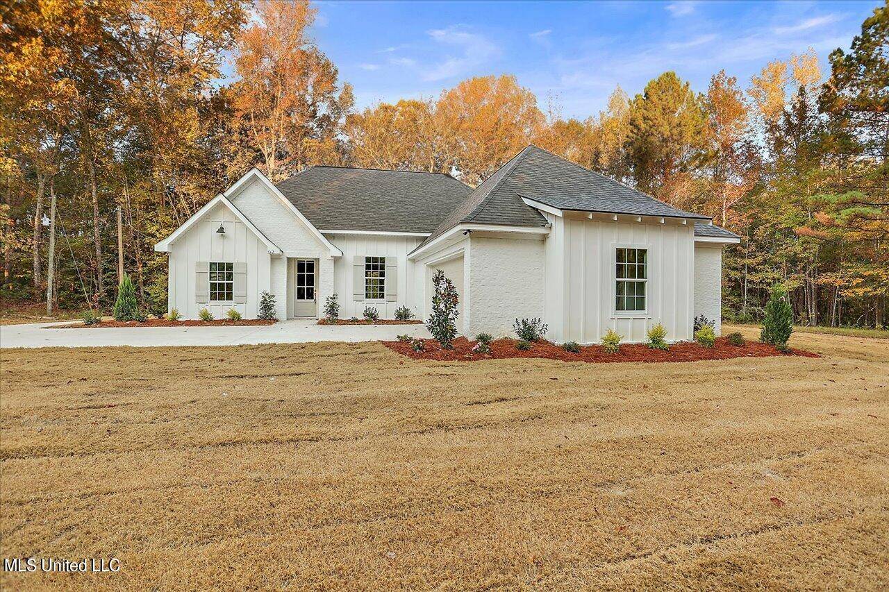 Florence, MS 39073,562 Traylor Road