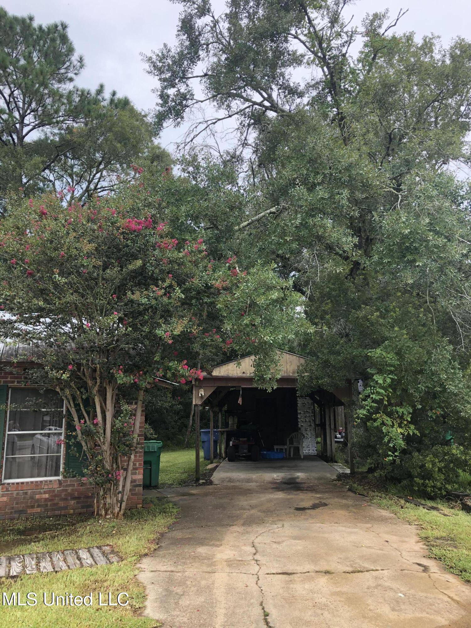 Ocean Springs, MS 39564,8720 Ocean Springs Rd
