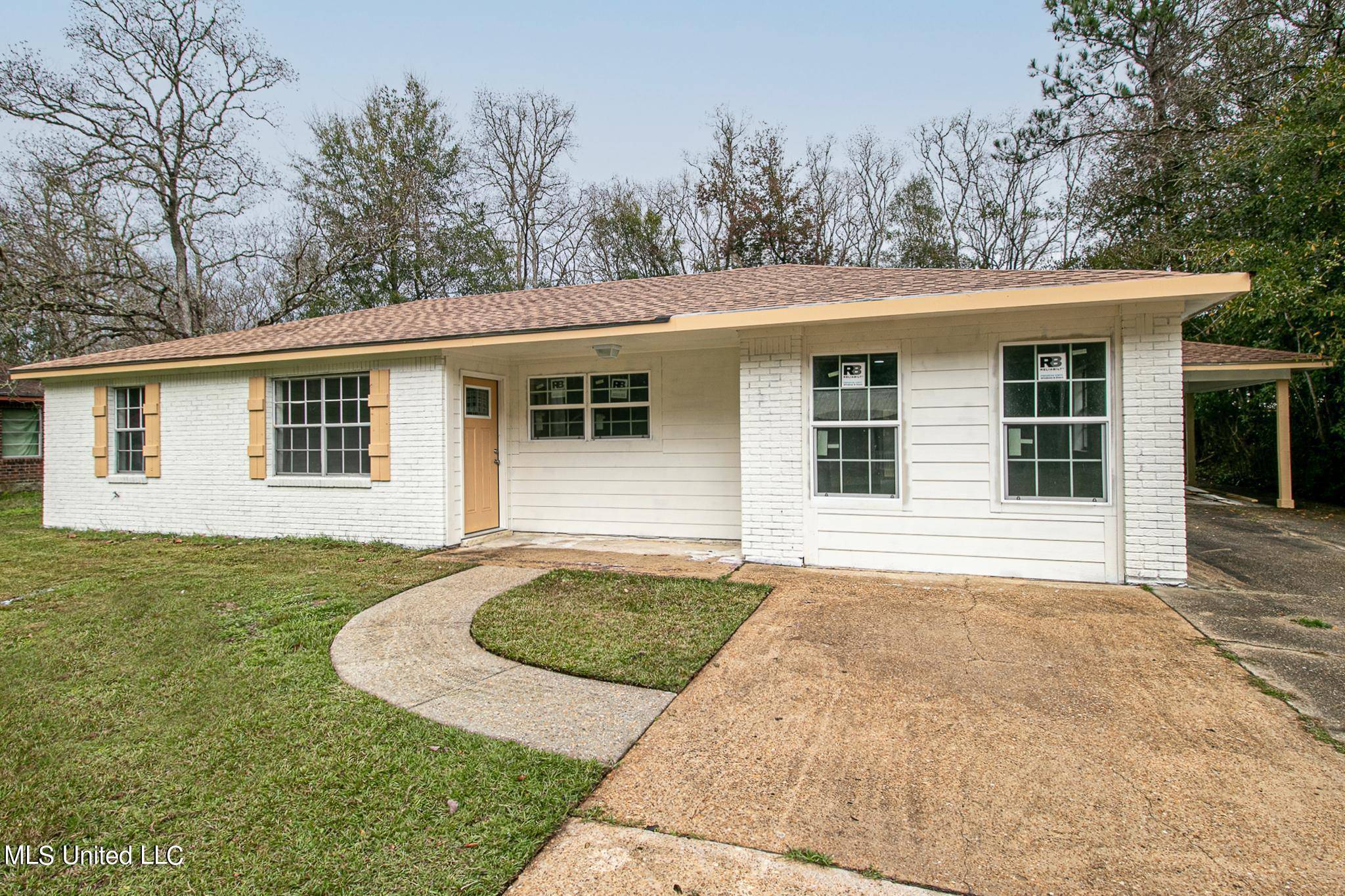 Gautier, MS 39553,1716 Kingfisher Drive