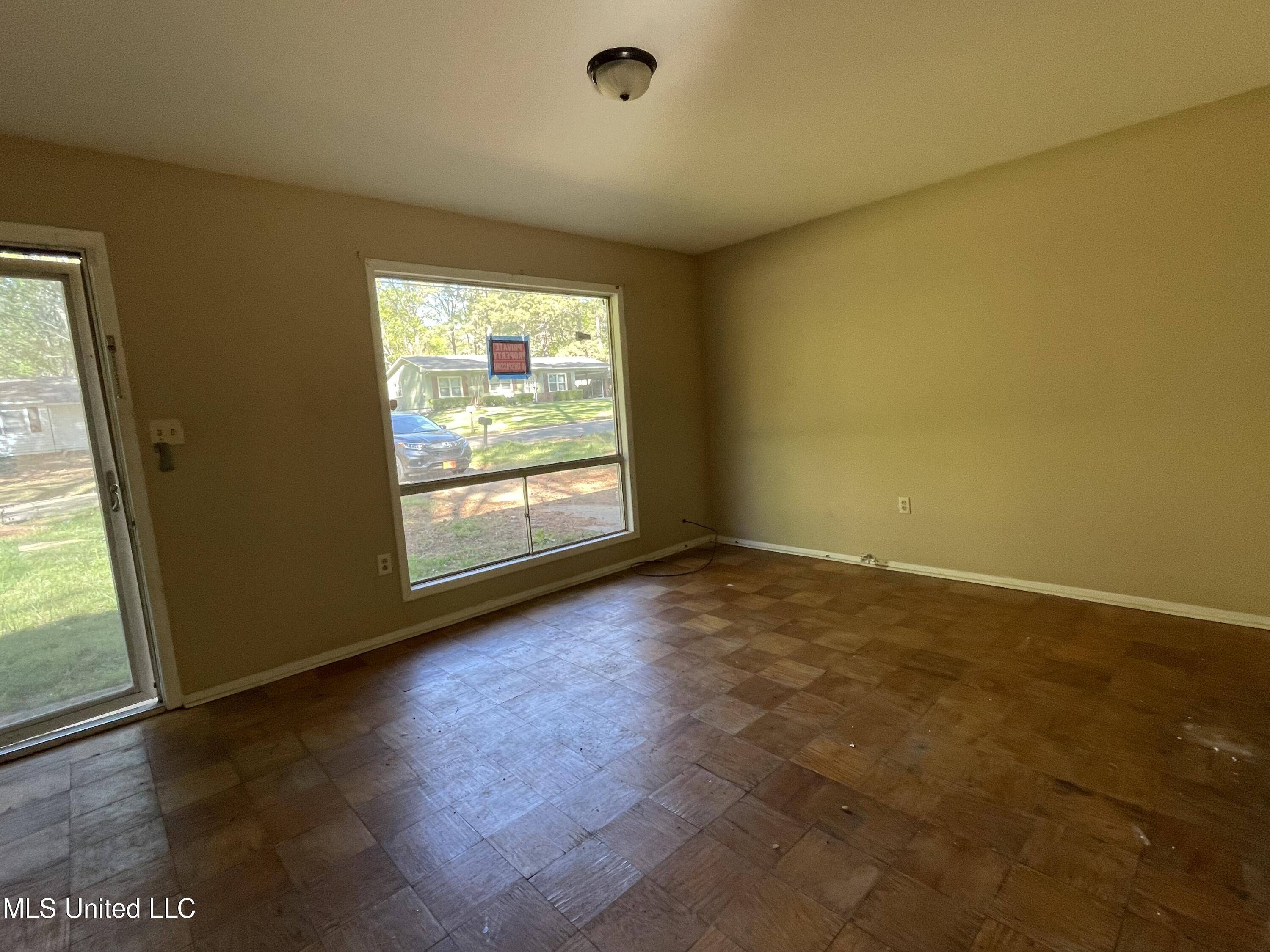 Jackson, MS 39212,2844 Charleston Drive