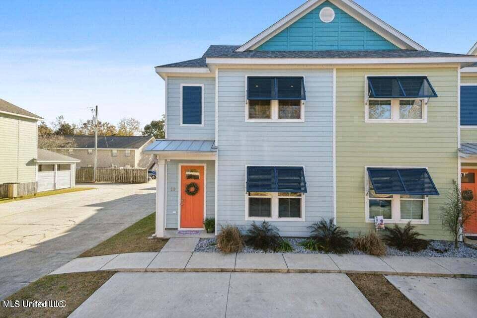 Bay Saint Louis, MS 39520,216 Carre Court #19