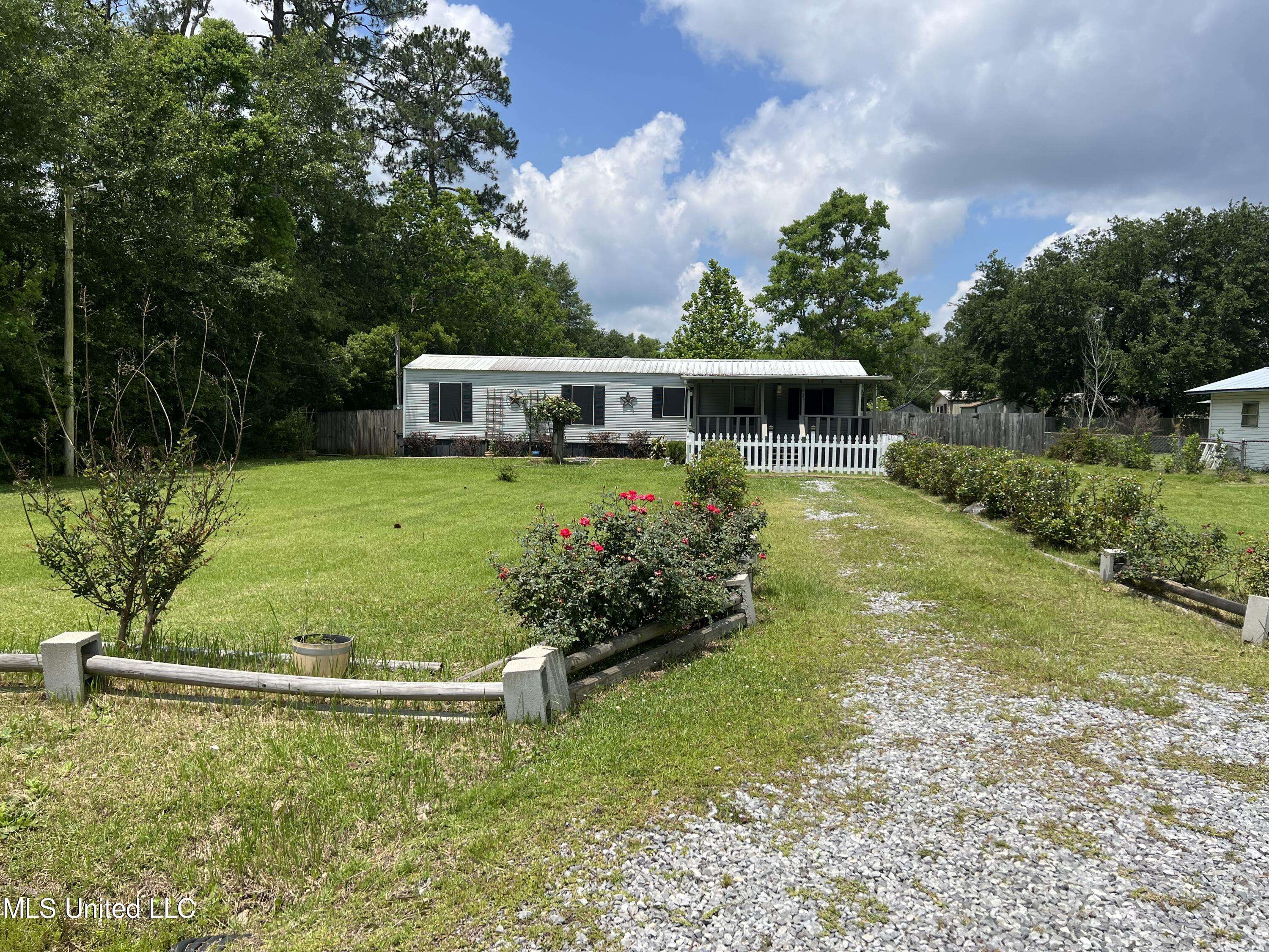 Vancleave, MS 39565,9311 Entrekin Avenue