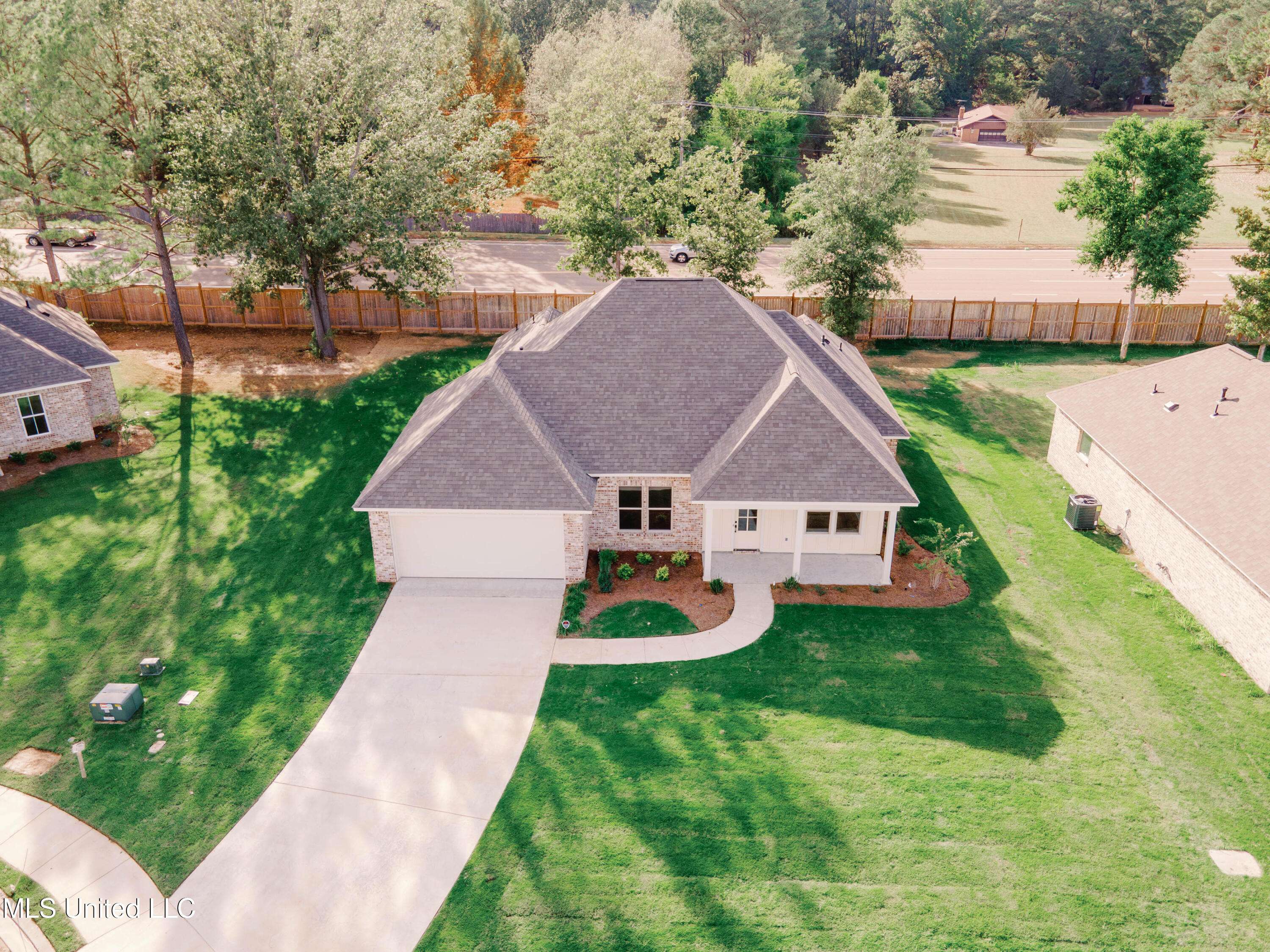 Clinton, MS 39056,124 Trace Pointe Place