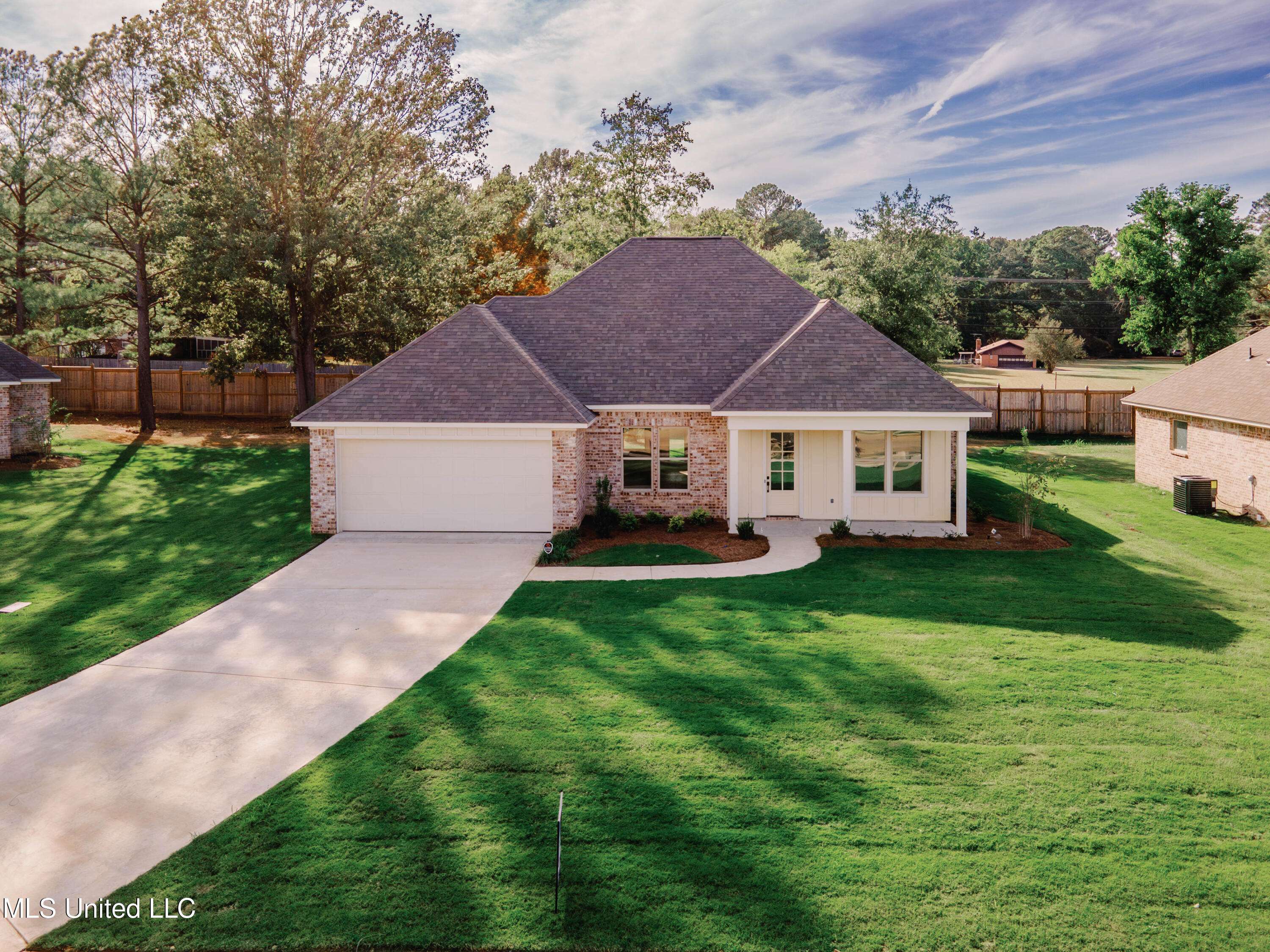 Clinton, MS 39056,124 Trace Pointe Place