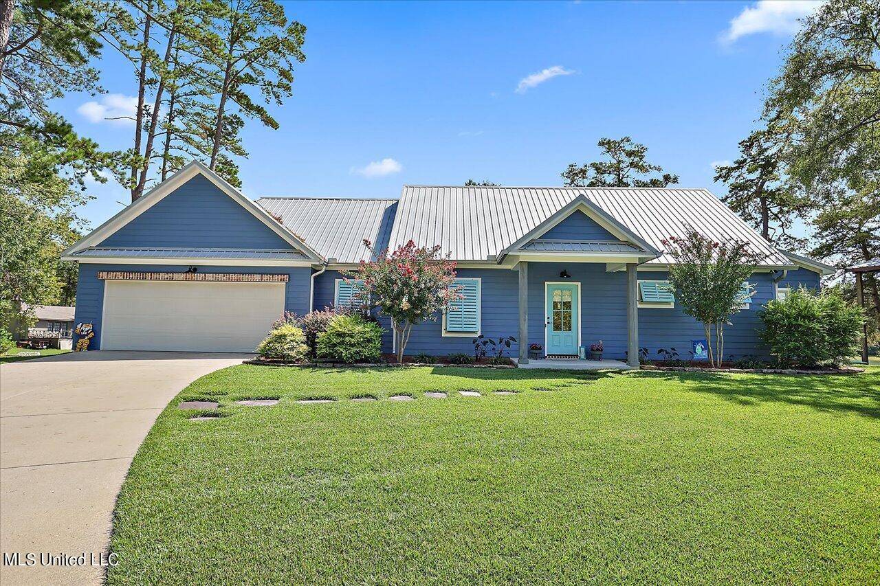 Florence, MS 39073,103 Pine Grove Lane