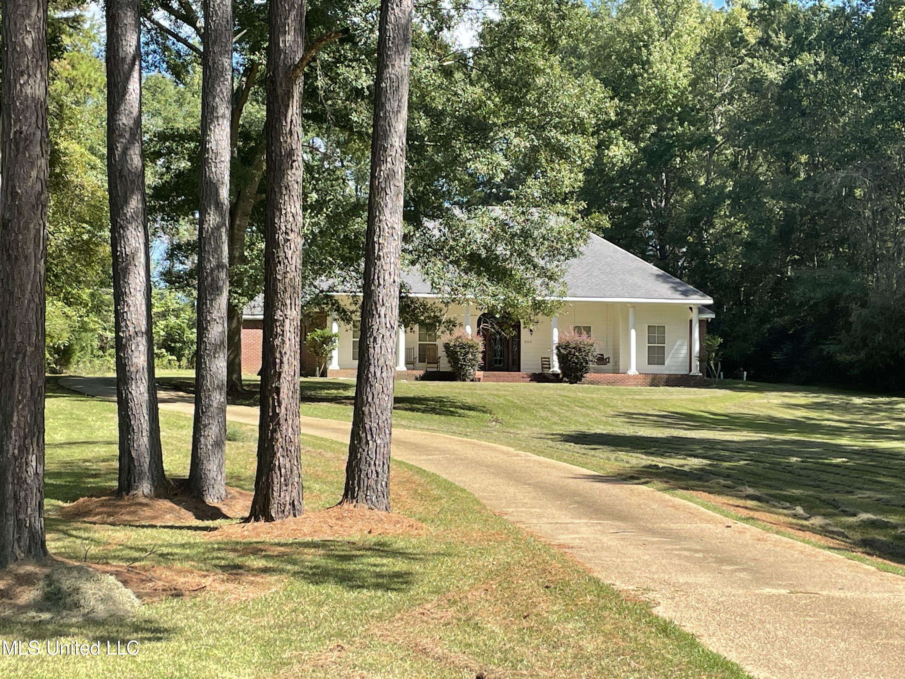 Florence, MS 39073,304 Whitetail Court