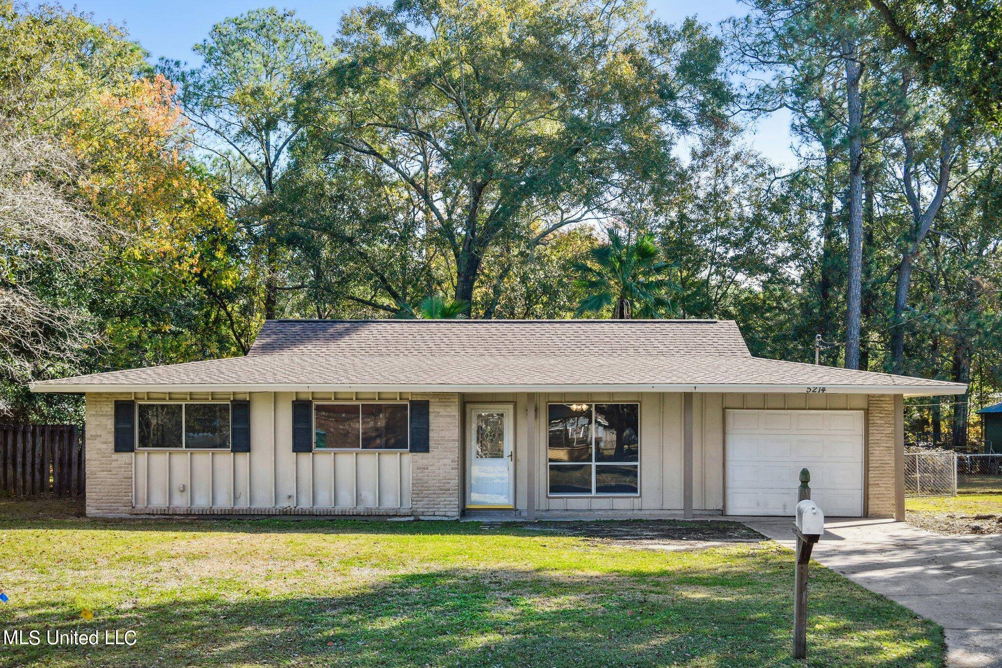 Pascagoula, MS 39581,5214 Little John Street