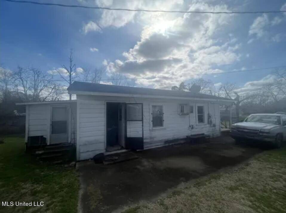 Fayette, MS 39069,67 Oak Street