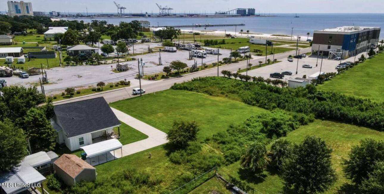 Gulfport, MS 39501,611 Broad Avenue