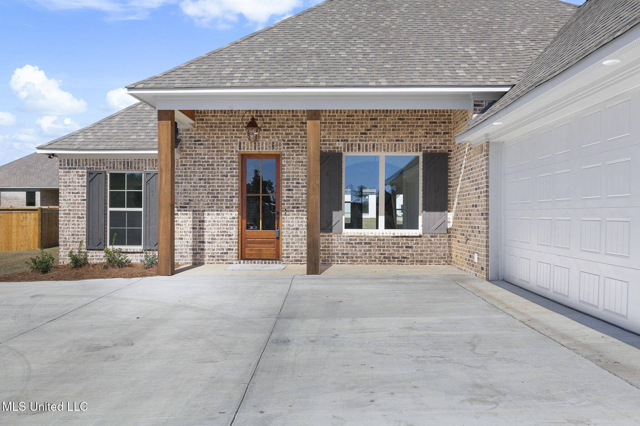 Brandon, MS 39047,807 Trawler Circle