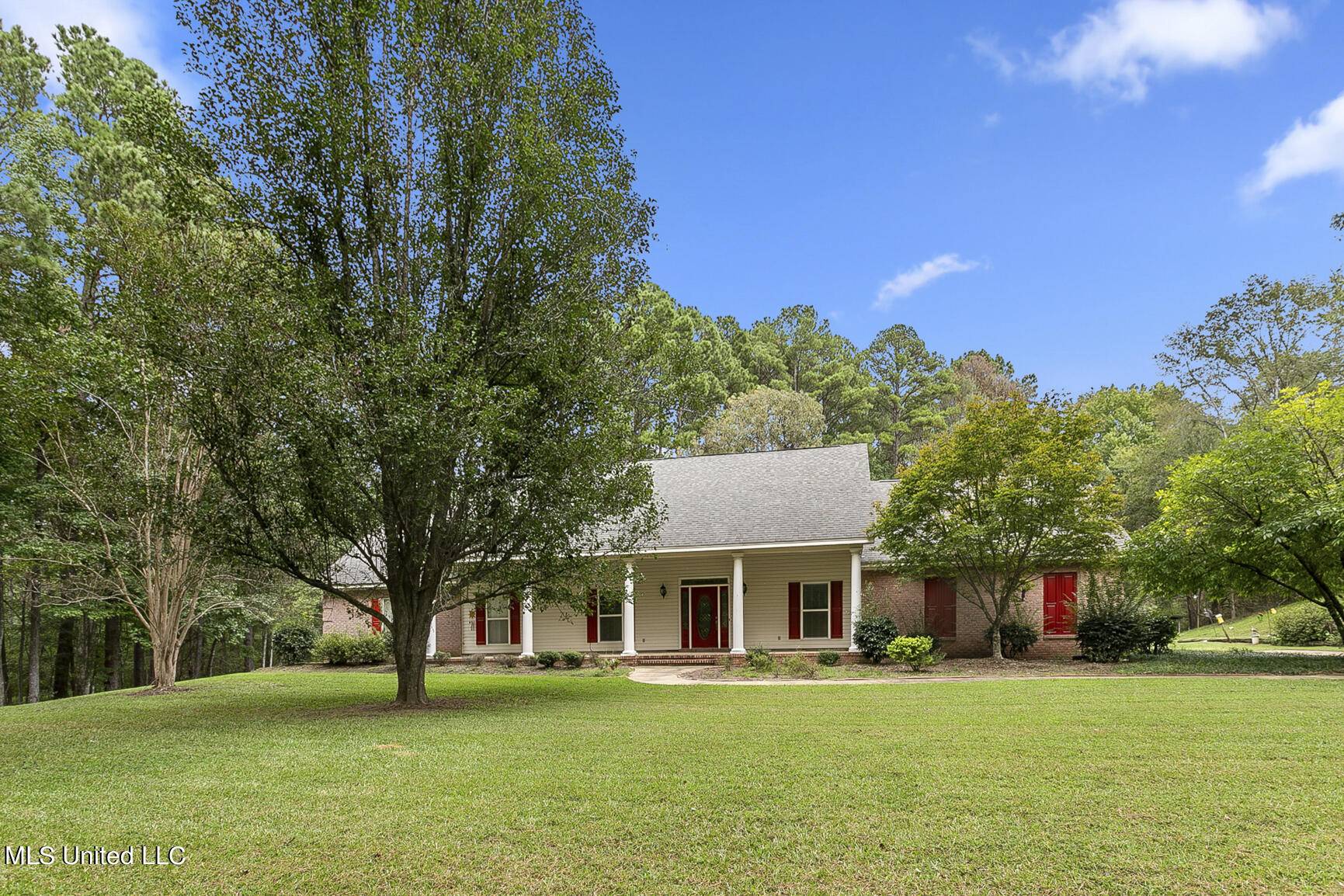 Raymond, MS 39154,14640 Dry Grove Road