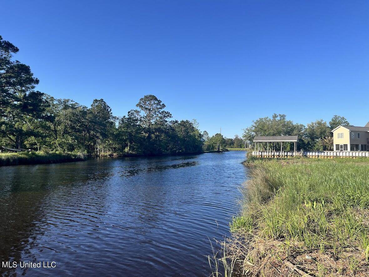 Bay Saint Louis, MS 39520,81 Bahama Drive