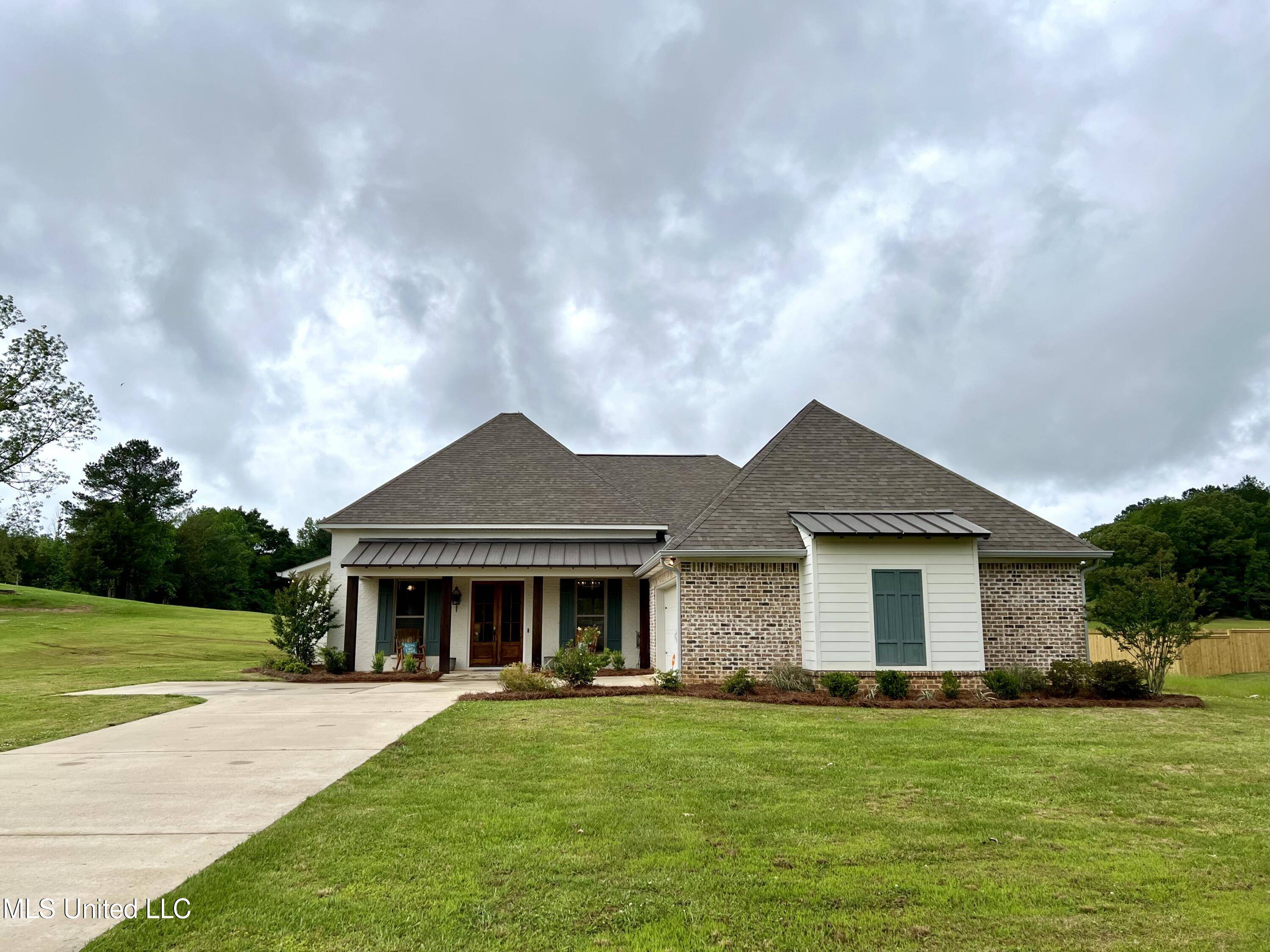 Florence, MS 39073,353 Driftwood Lane