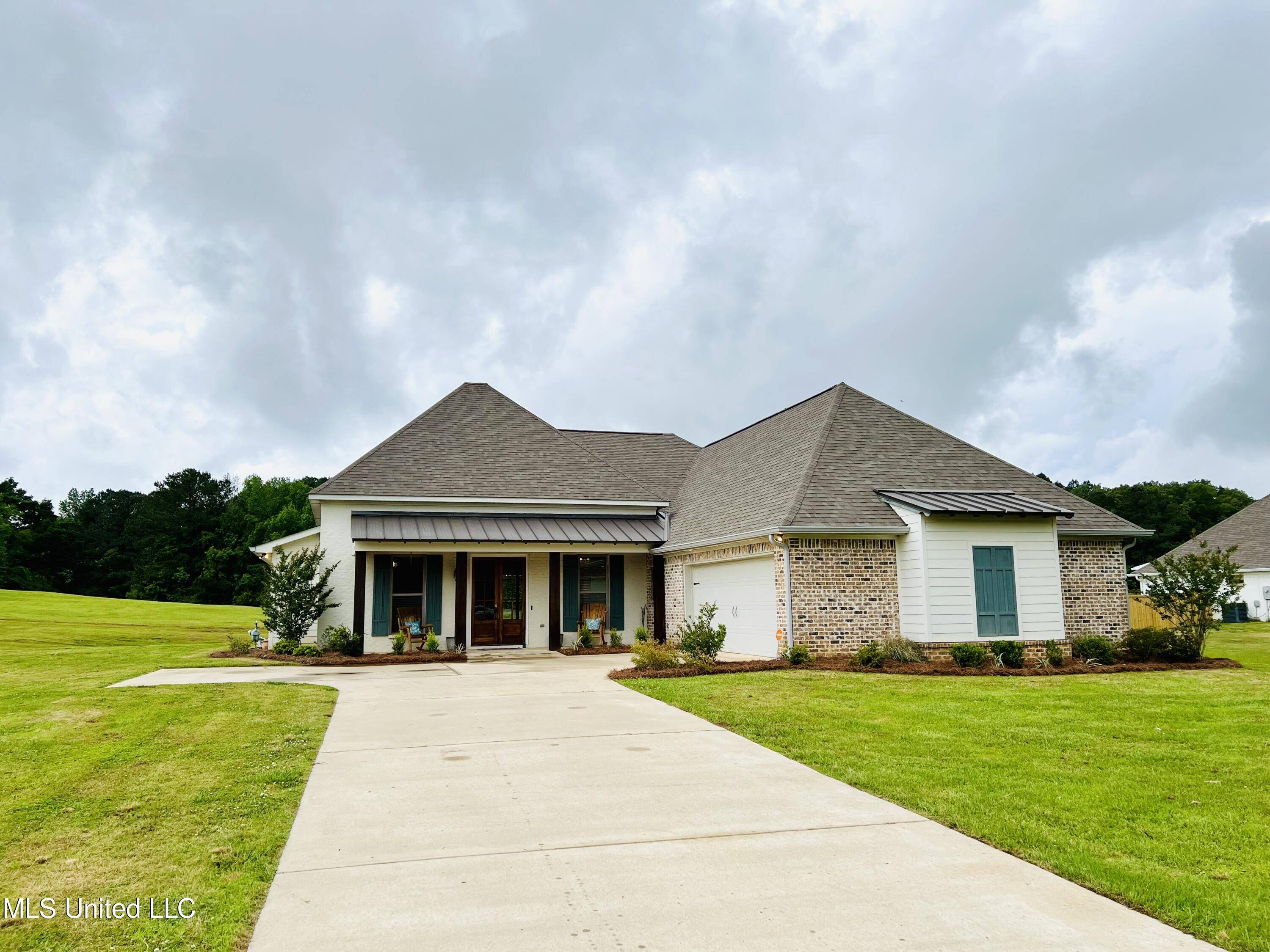 Florence, MS 39073,353 Driftwood Lane