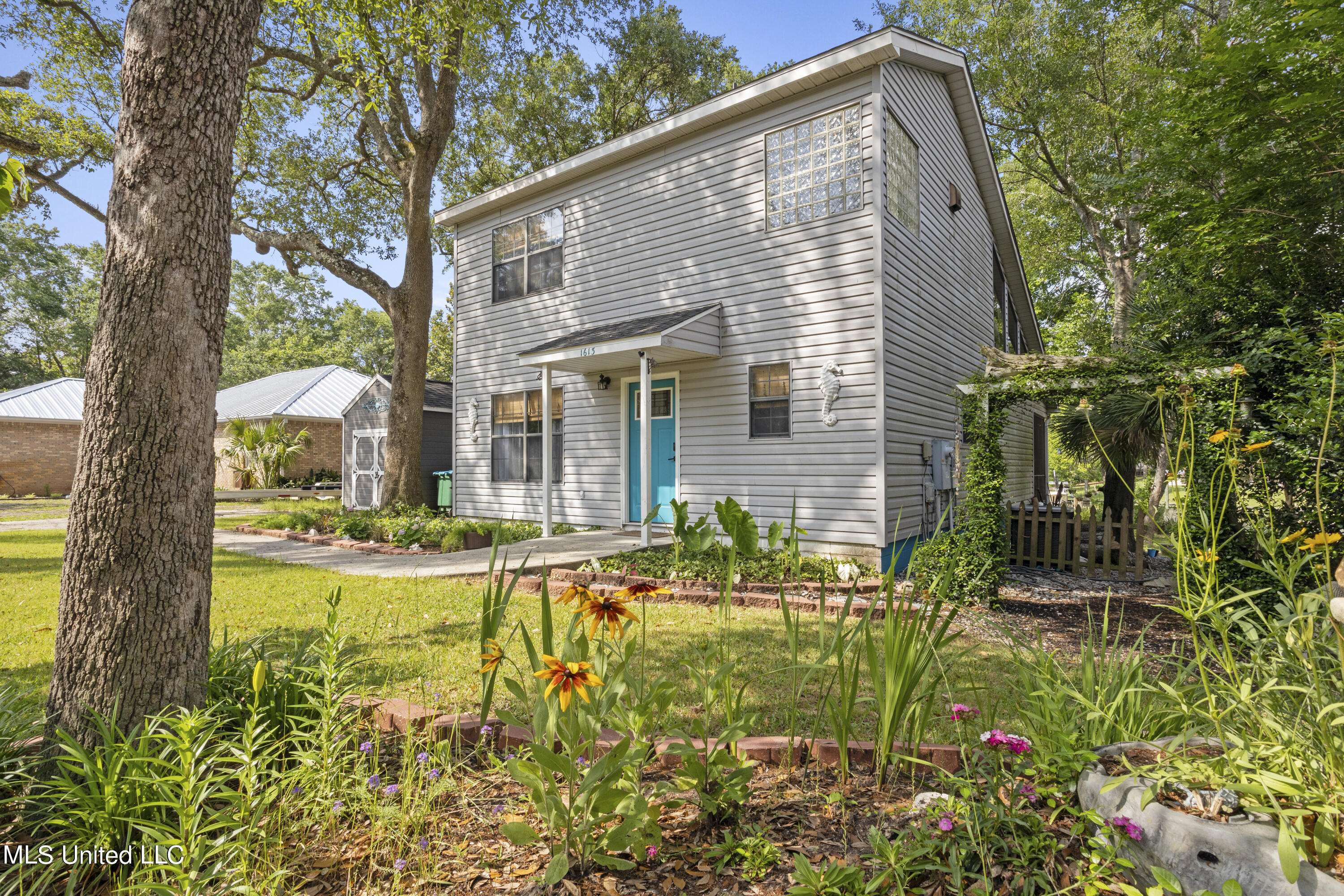 Gautier, MS 39553,1613 Bayou Vista Street