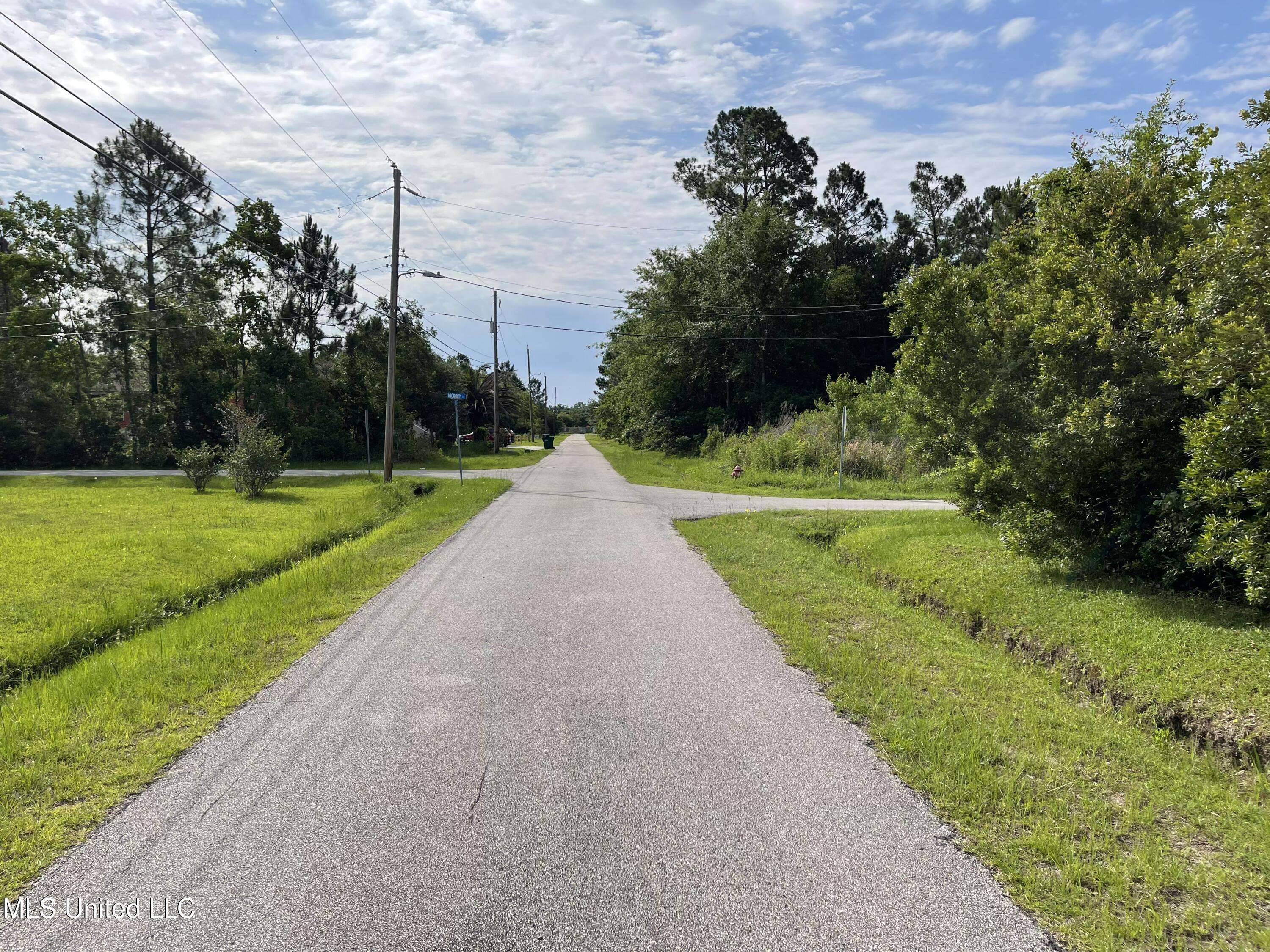 Waveland, MS 39576,307 Water Street