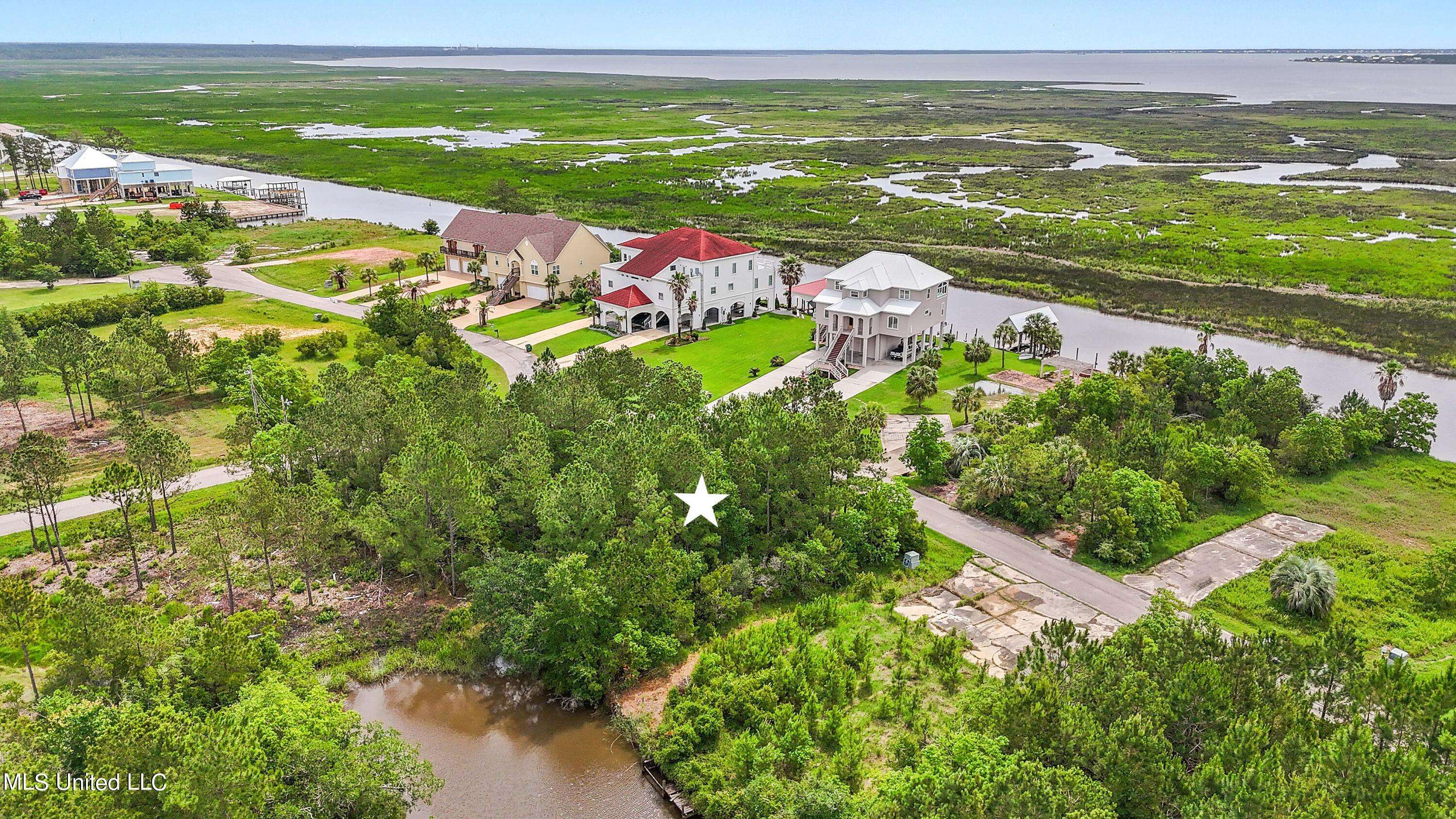 Diamondhead, MS 39525,28 Poki Place