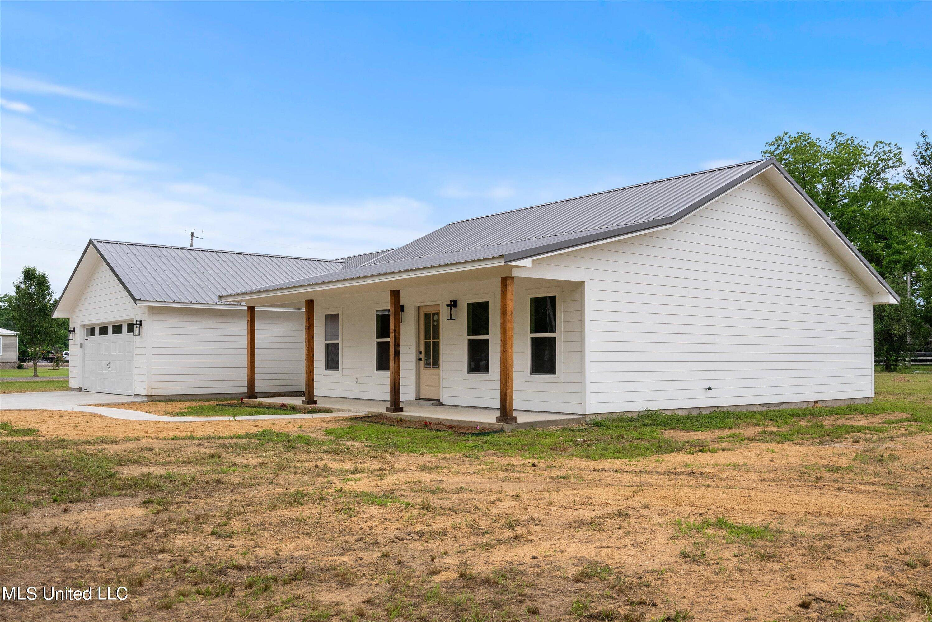 Pope, MS 38658,357 Parker Road