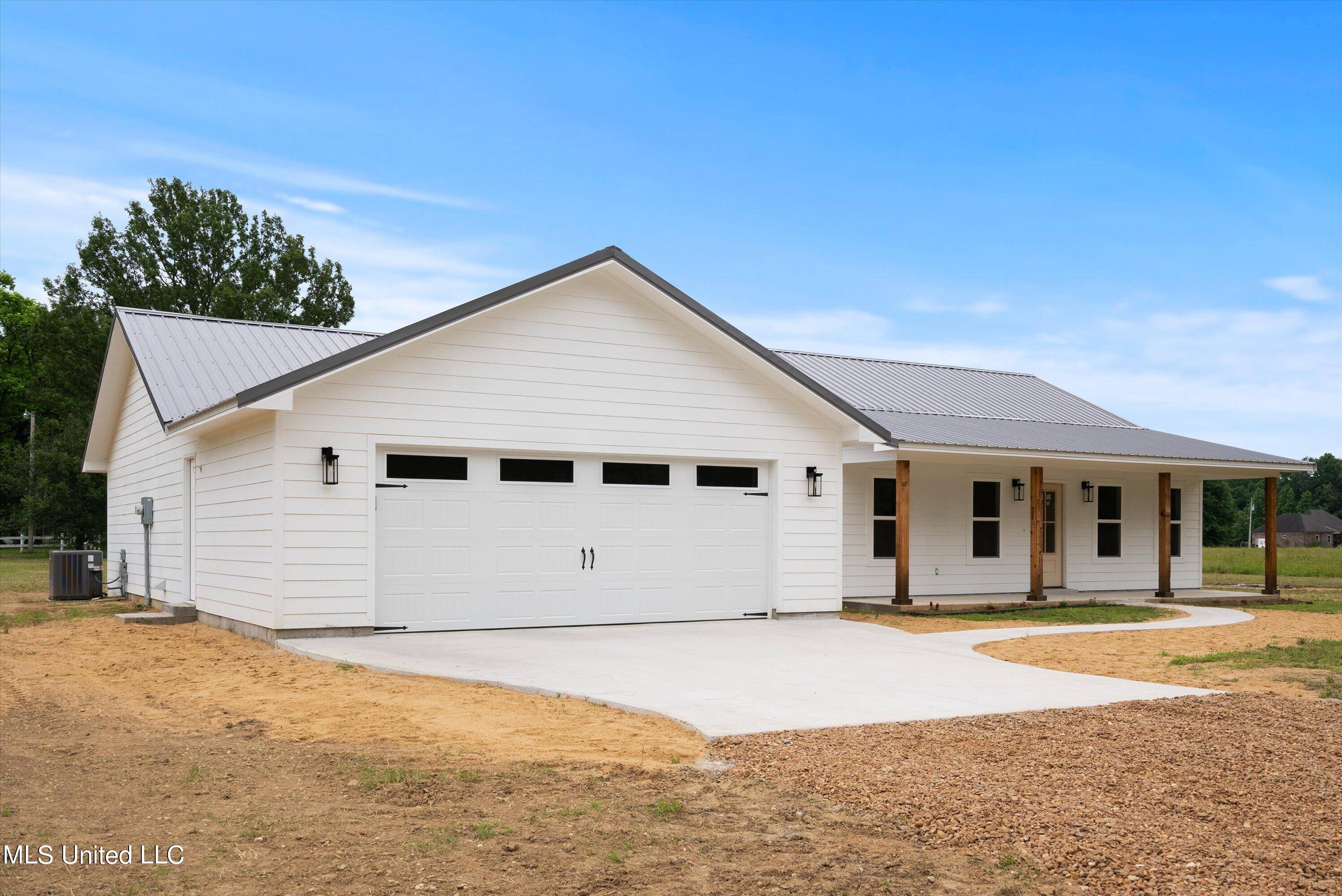 Pope, MS 38658,357 Parker Road