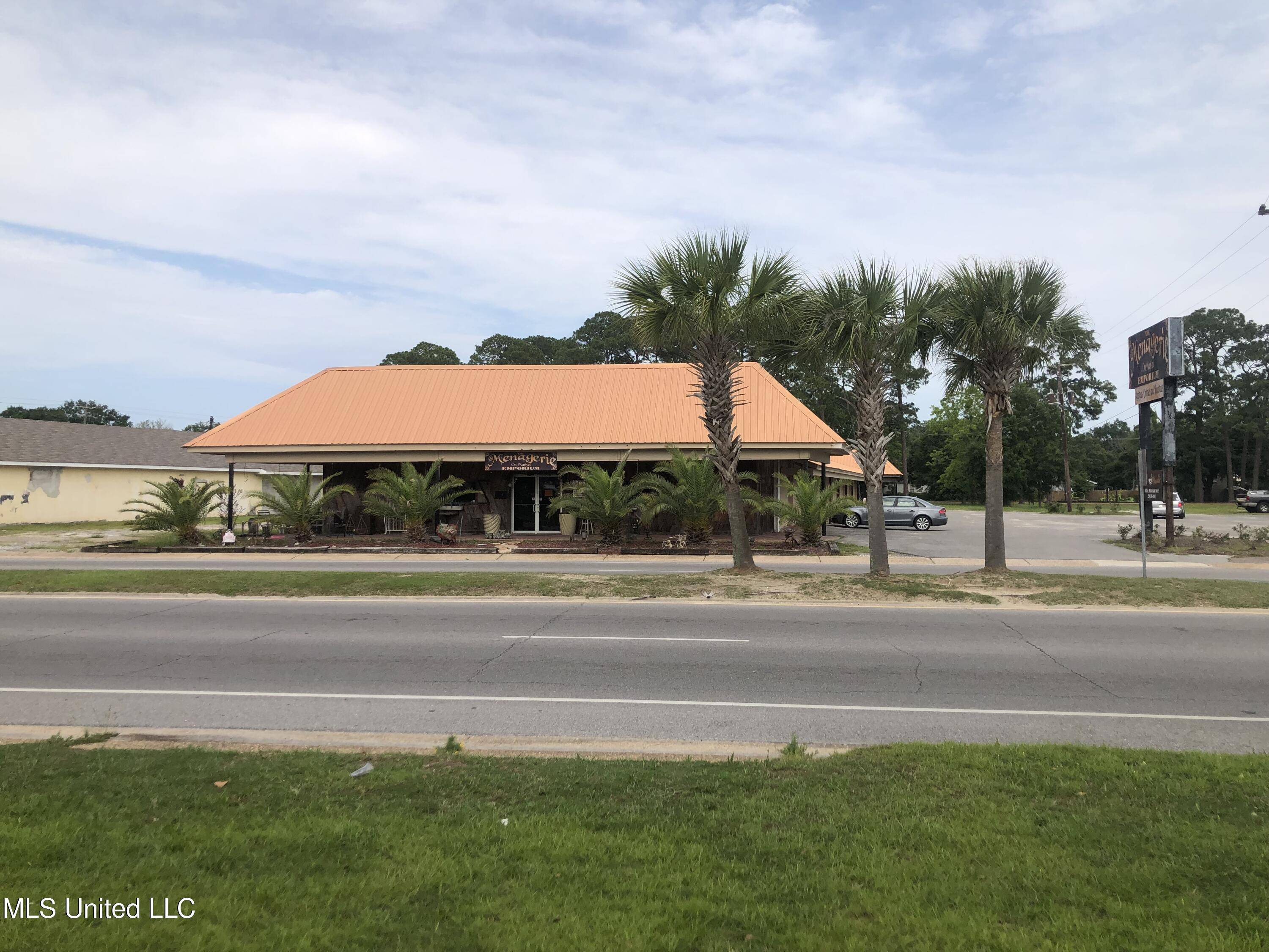 Pascagoula, MS 39567,2302 Market Street