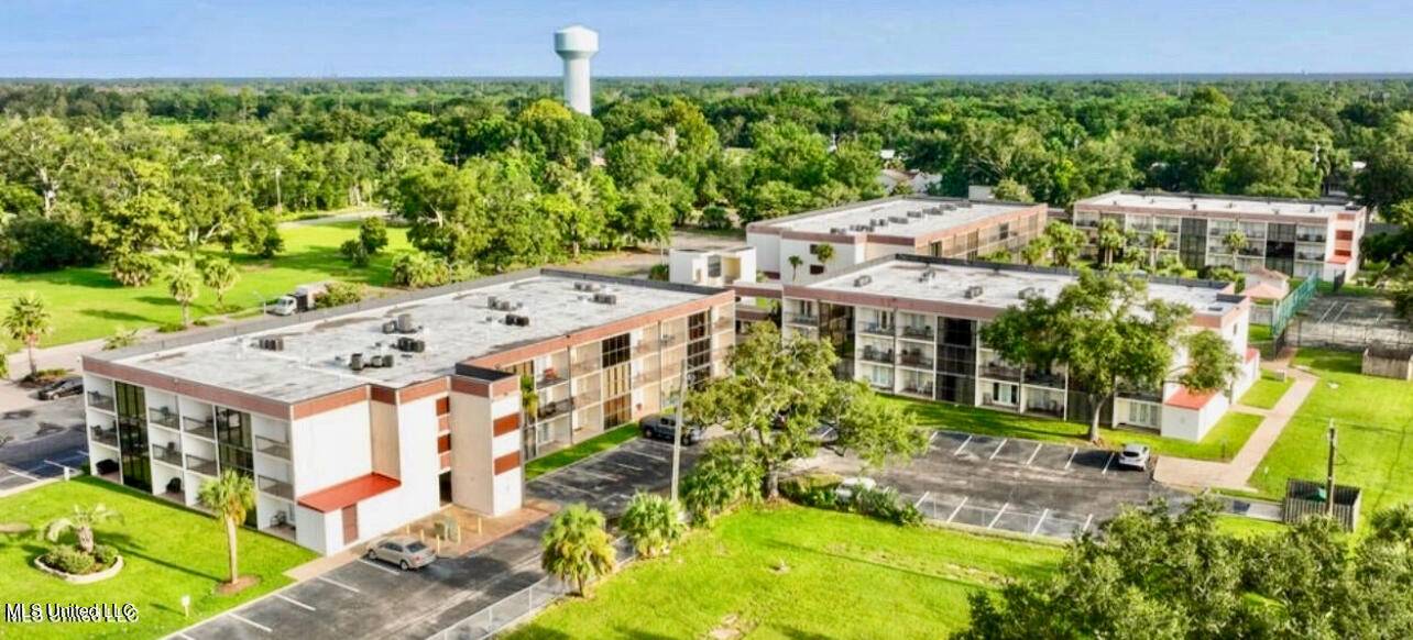 Biloxi, MS 39531,2046 Beach Blvd #B218