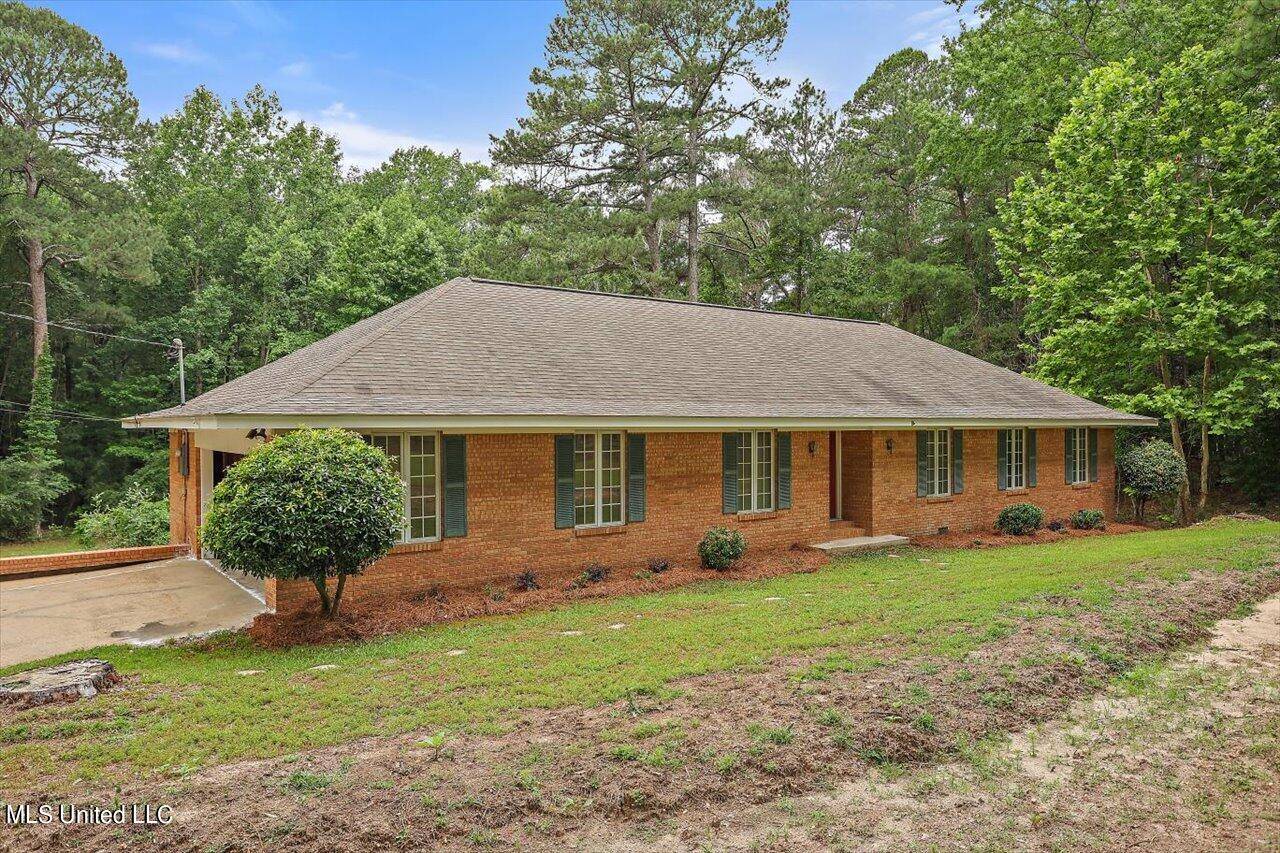 Mendenhall, MS 39114,195 Pine Lane