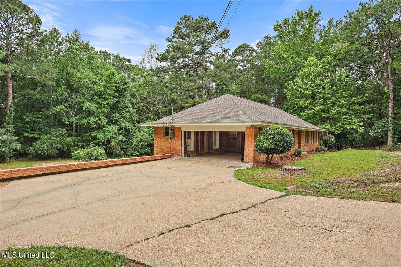 Mendenhall, MS 39114,195 Pine Lane