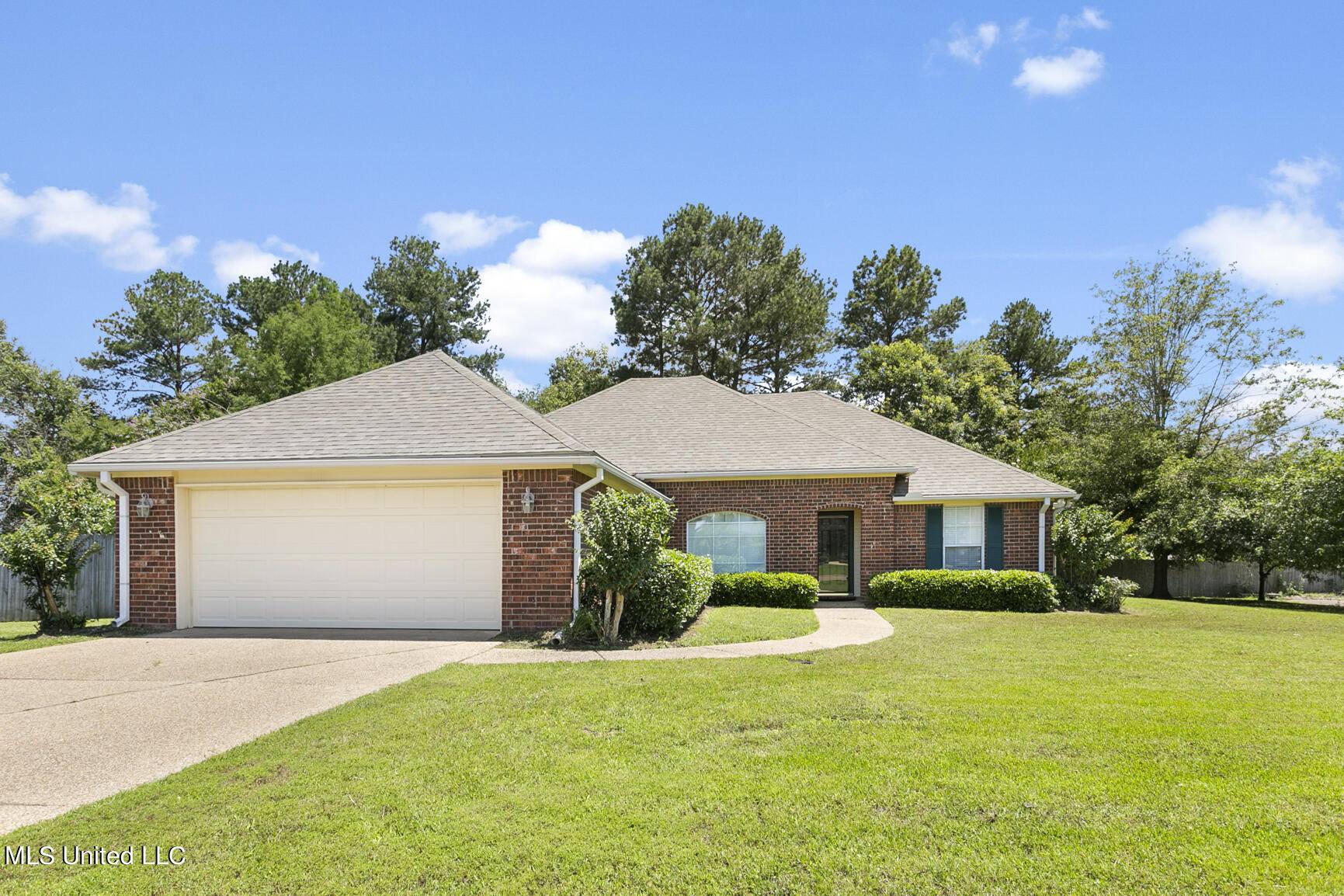 Brandon, MS 39047,329 Kings Ridge Circle