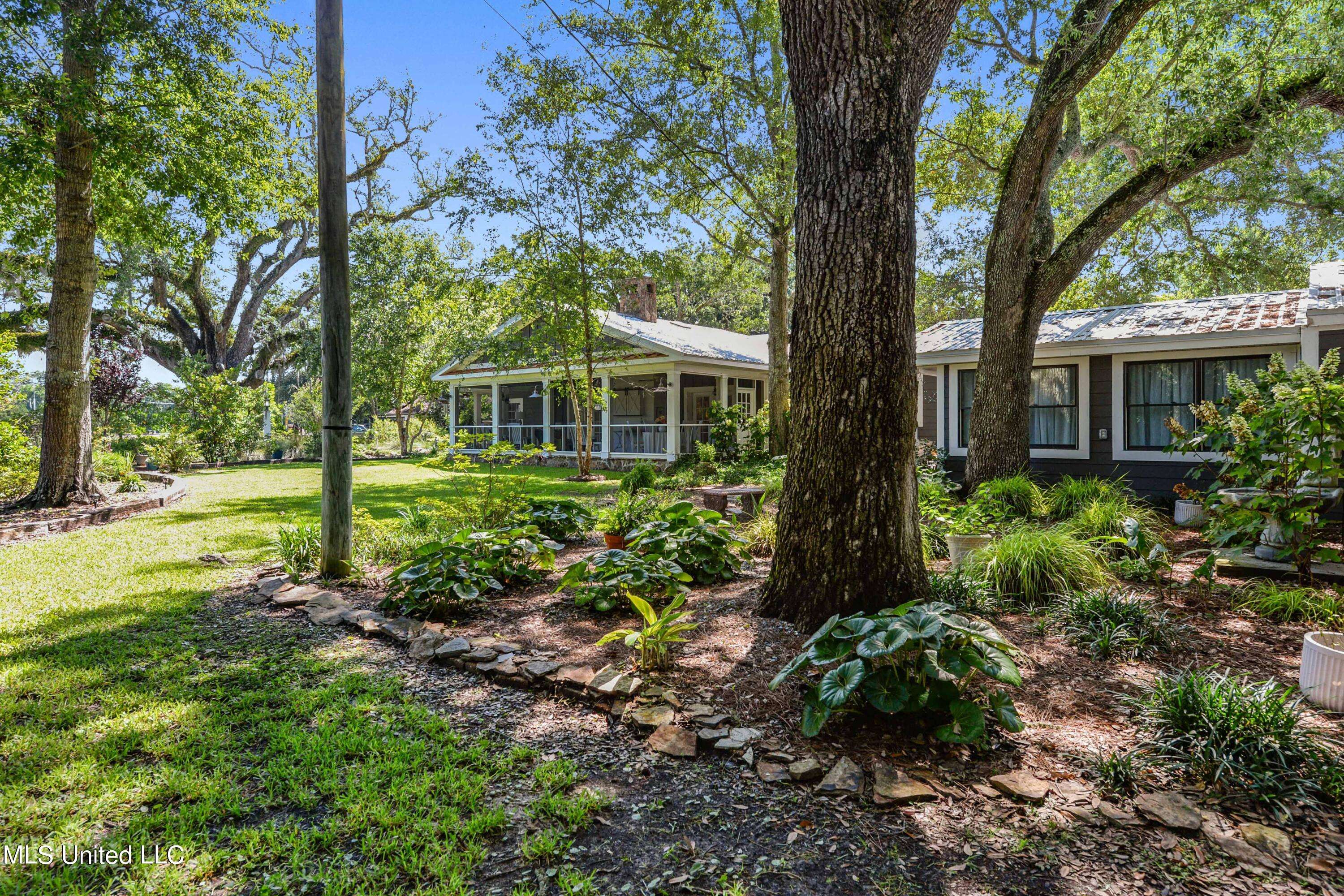 Bay Saint Louis, MS 39520,233 Carre Court