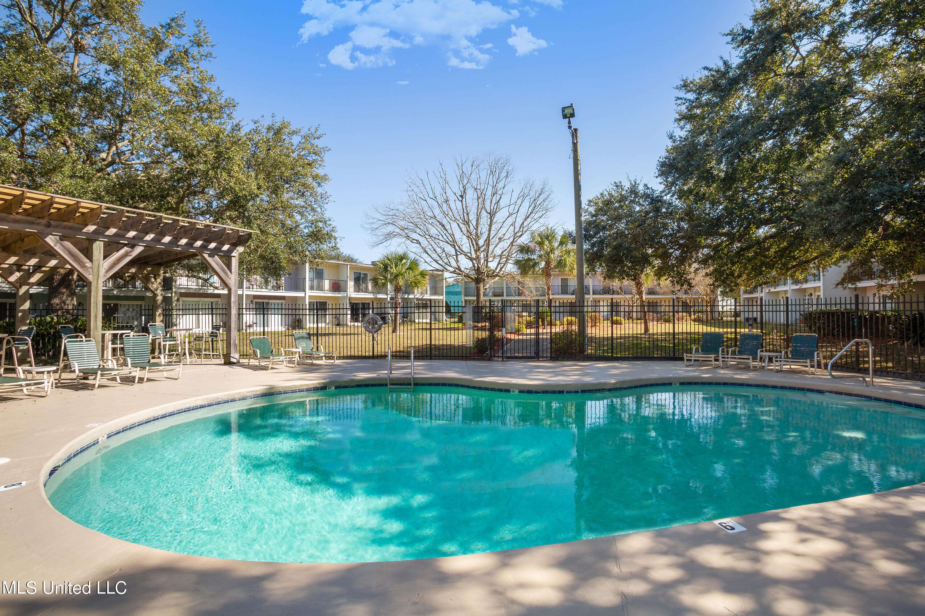 Ocean Springs, MS 39564,3230 Cumberland Road #54