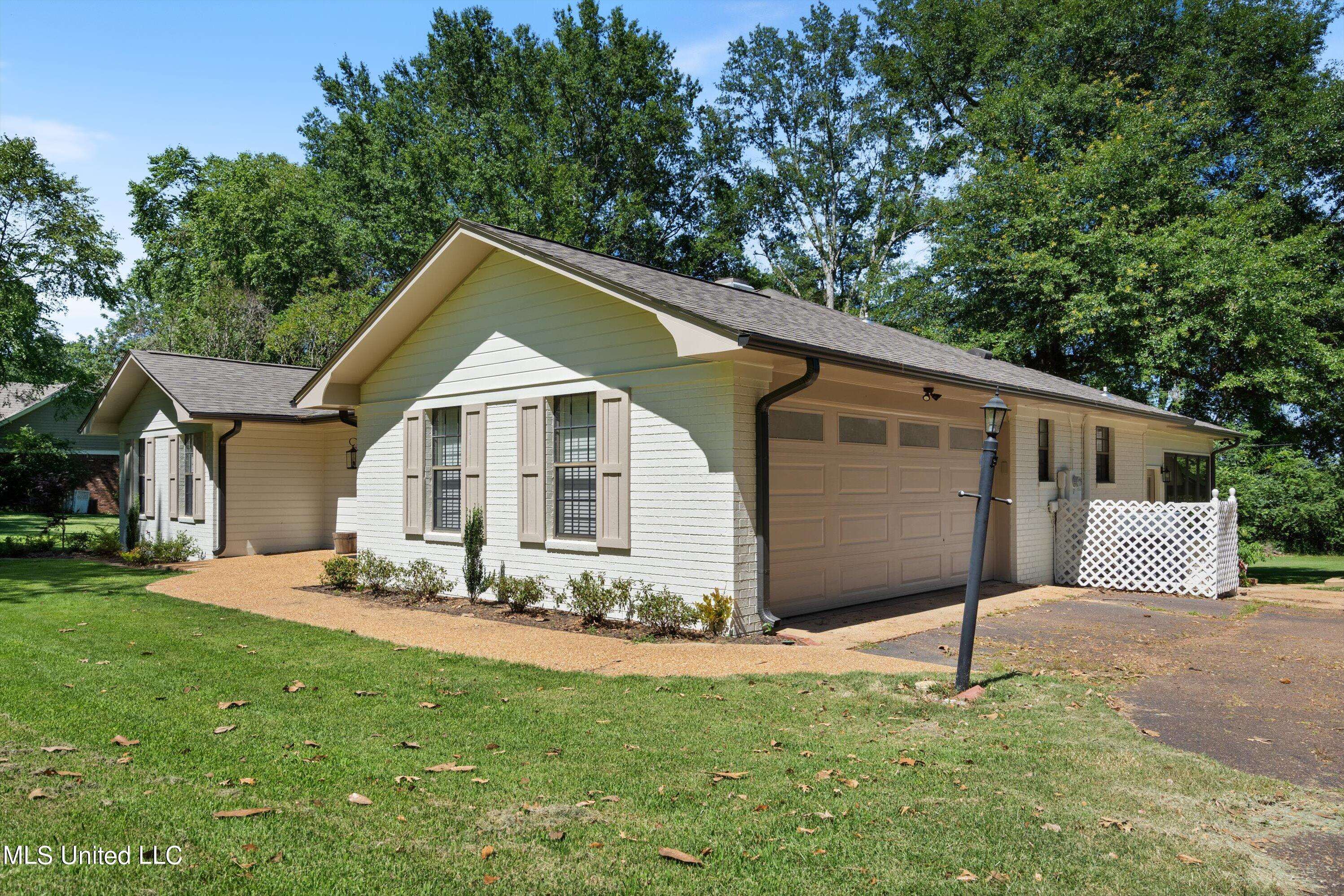 Senatobia, MS 38668,159 Gwen Road