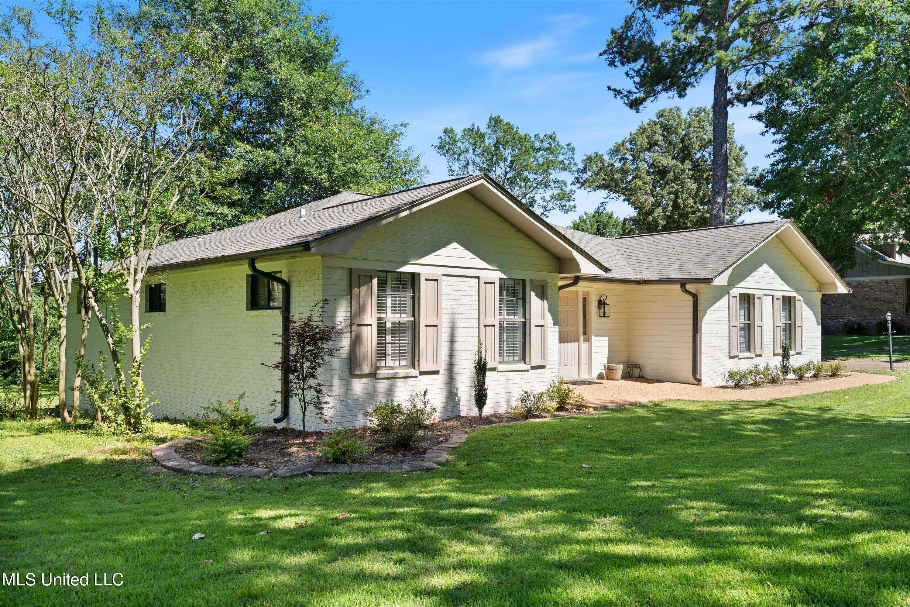 Senatobia, MS 38668,159 Gwen Road