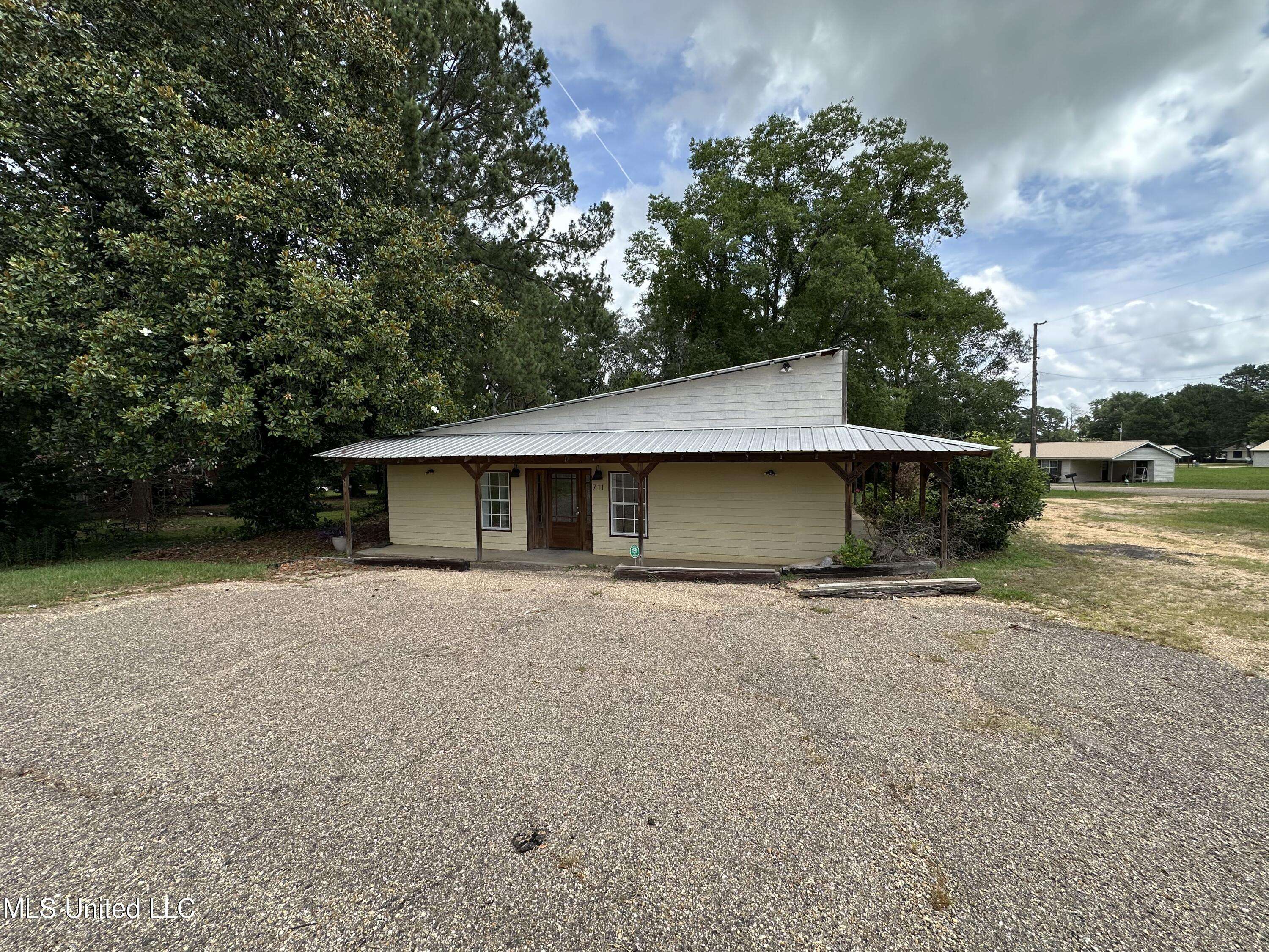 Magee, MS 39111,711 Laurel Drive