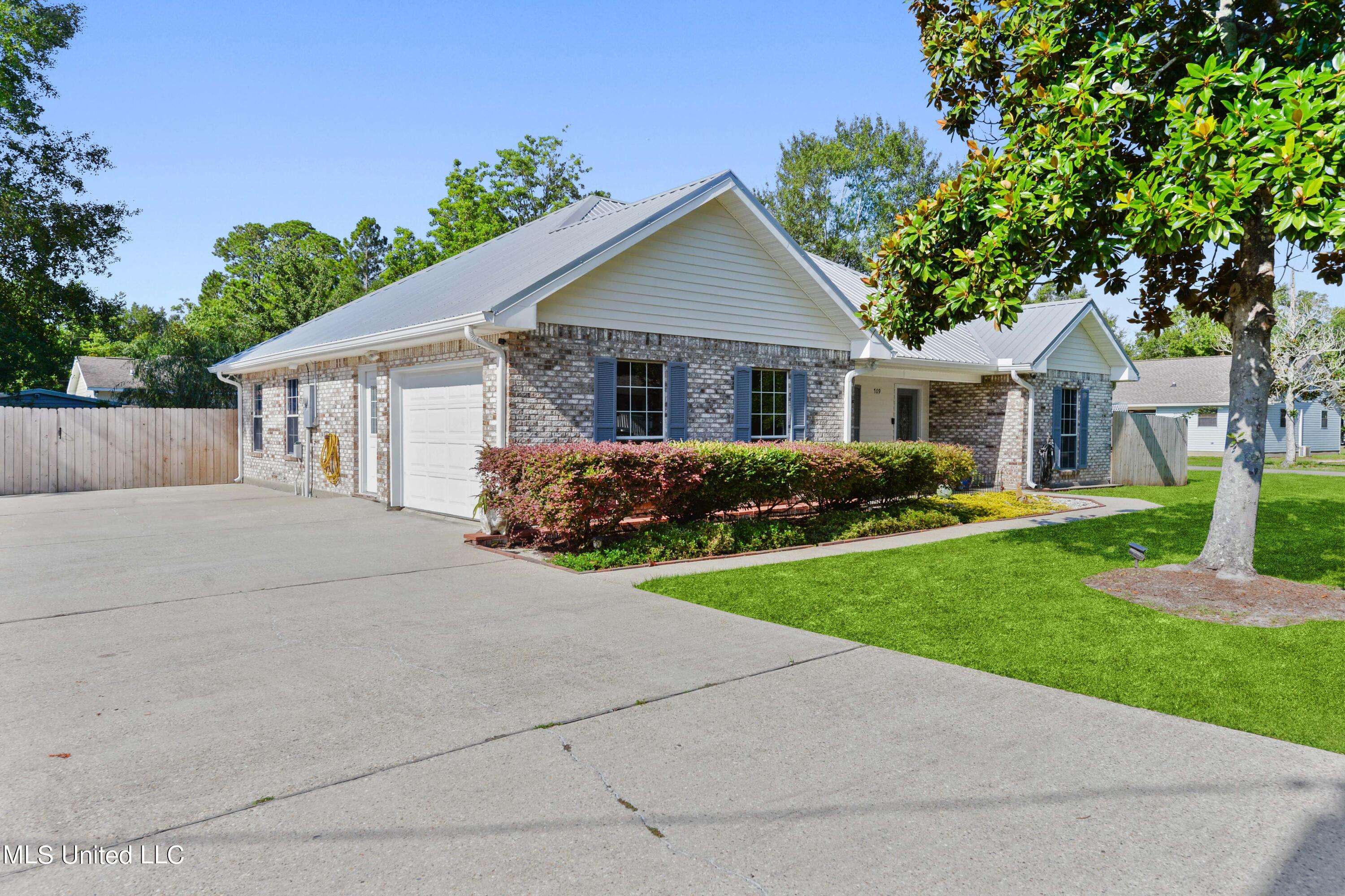 Waveland, MS 39576,709 Boyd Street