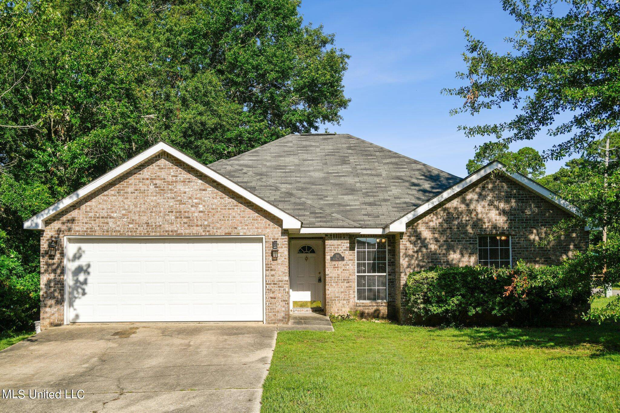 Biloxi, MS 39532,711 S Hill Court