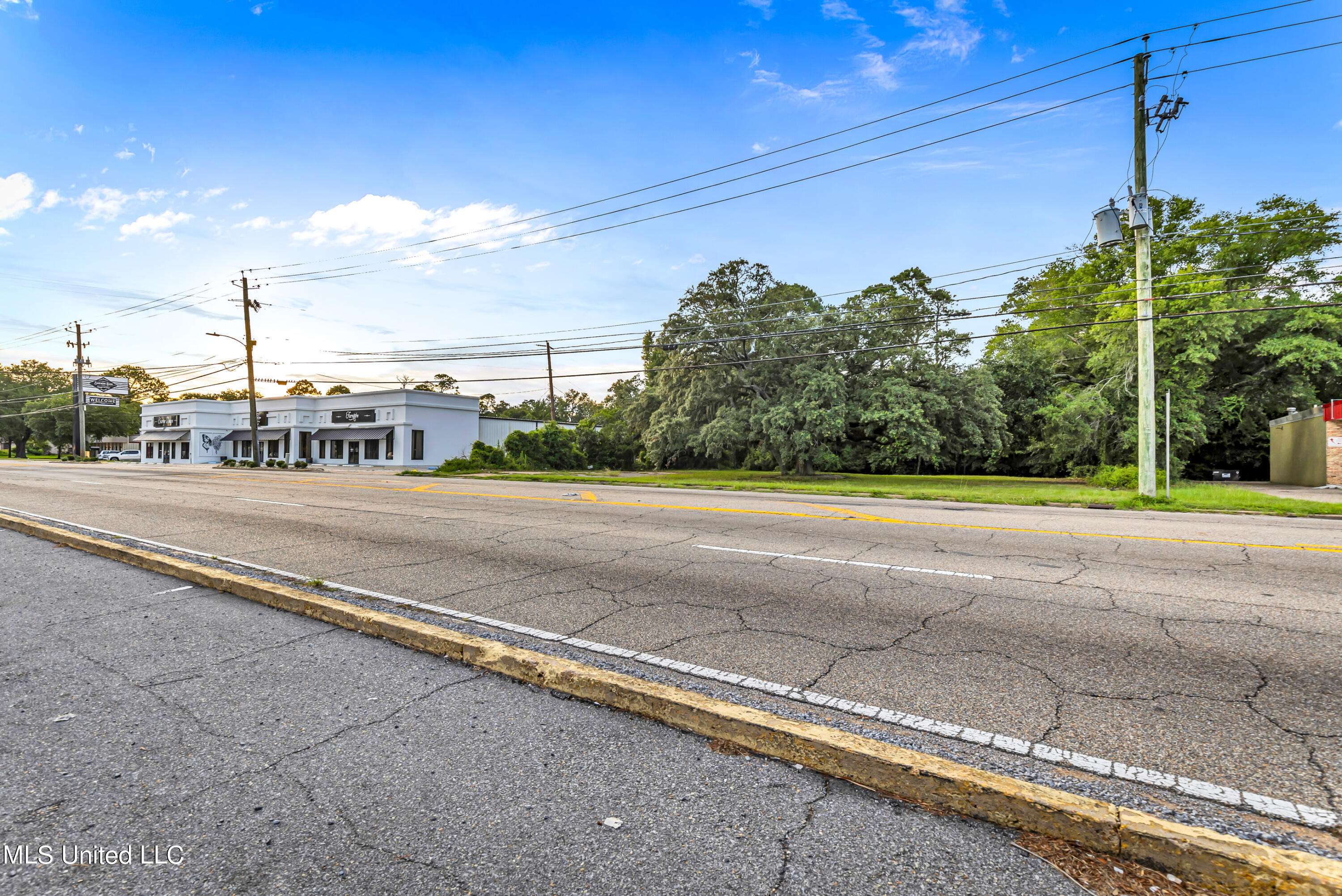 Gulfport, MS 39507,1864 E Pass Road