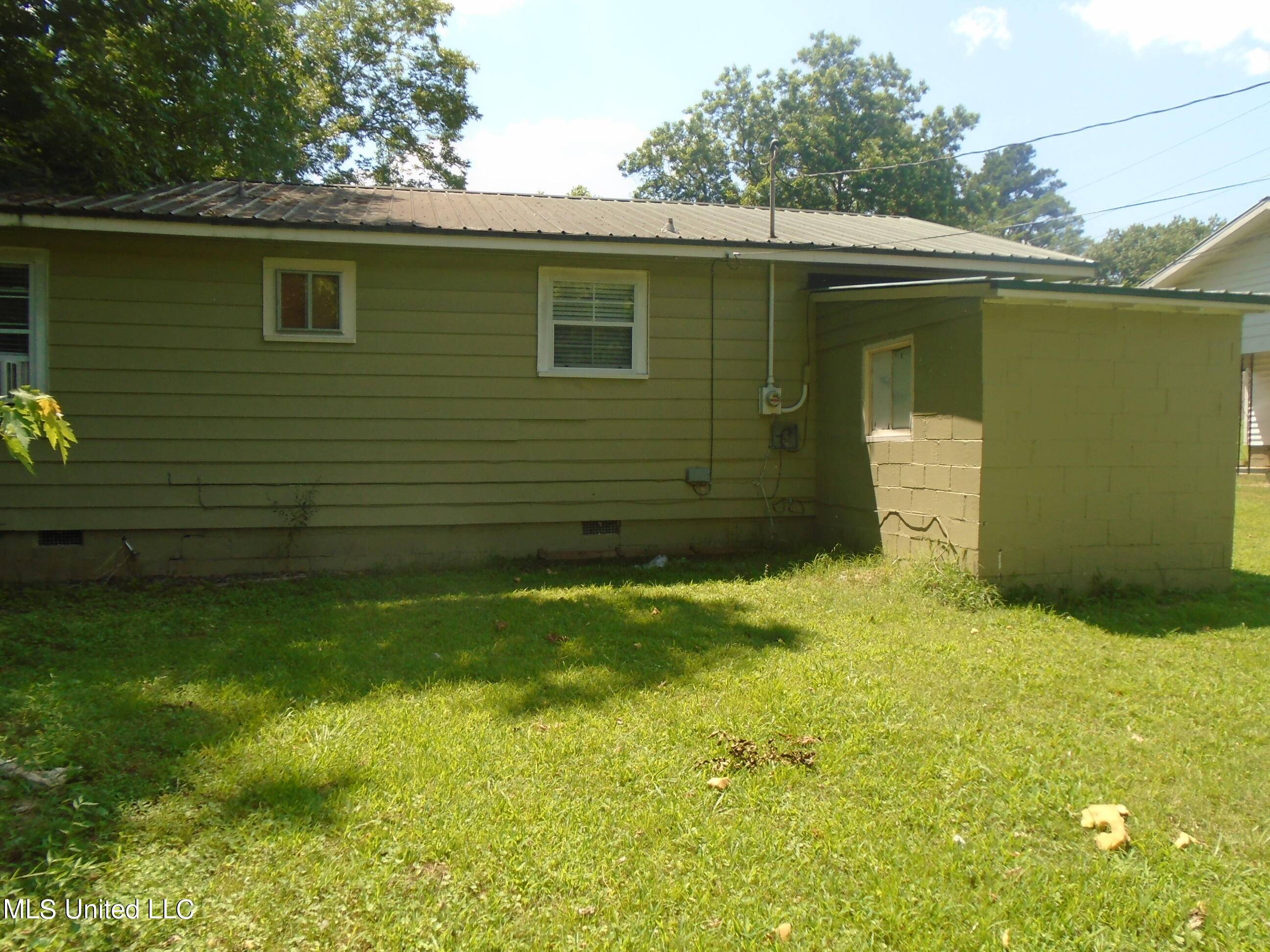 Ashland, MS 38603,329 Court Street