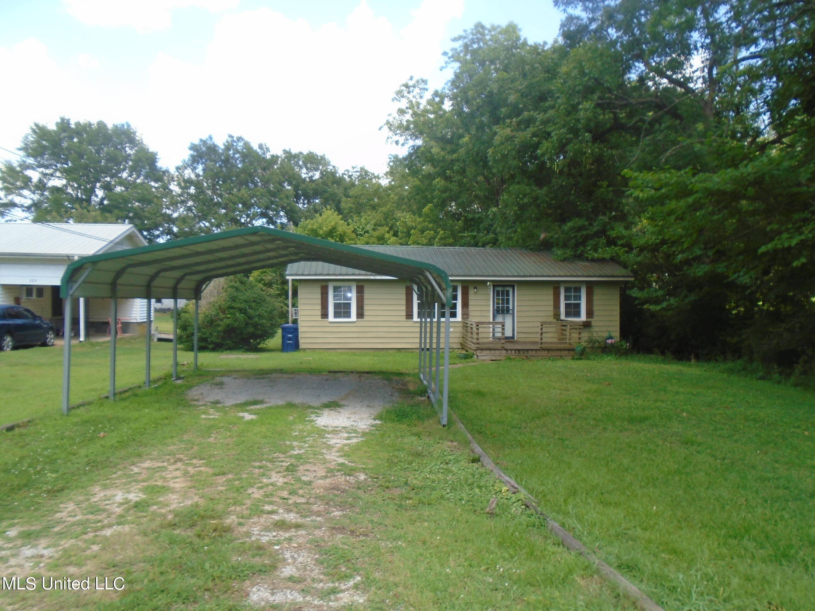 Ashland, MS 38603,329 Court Street