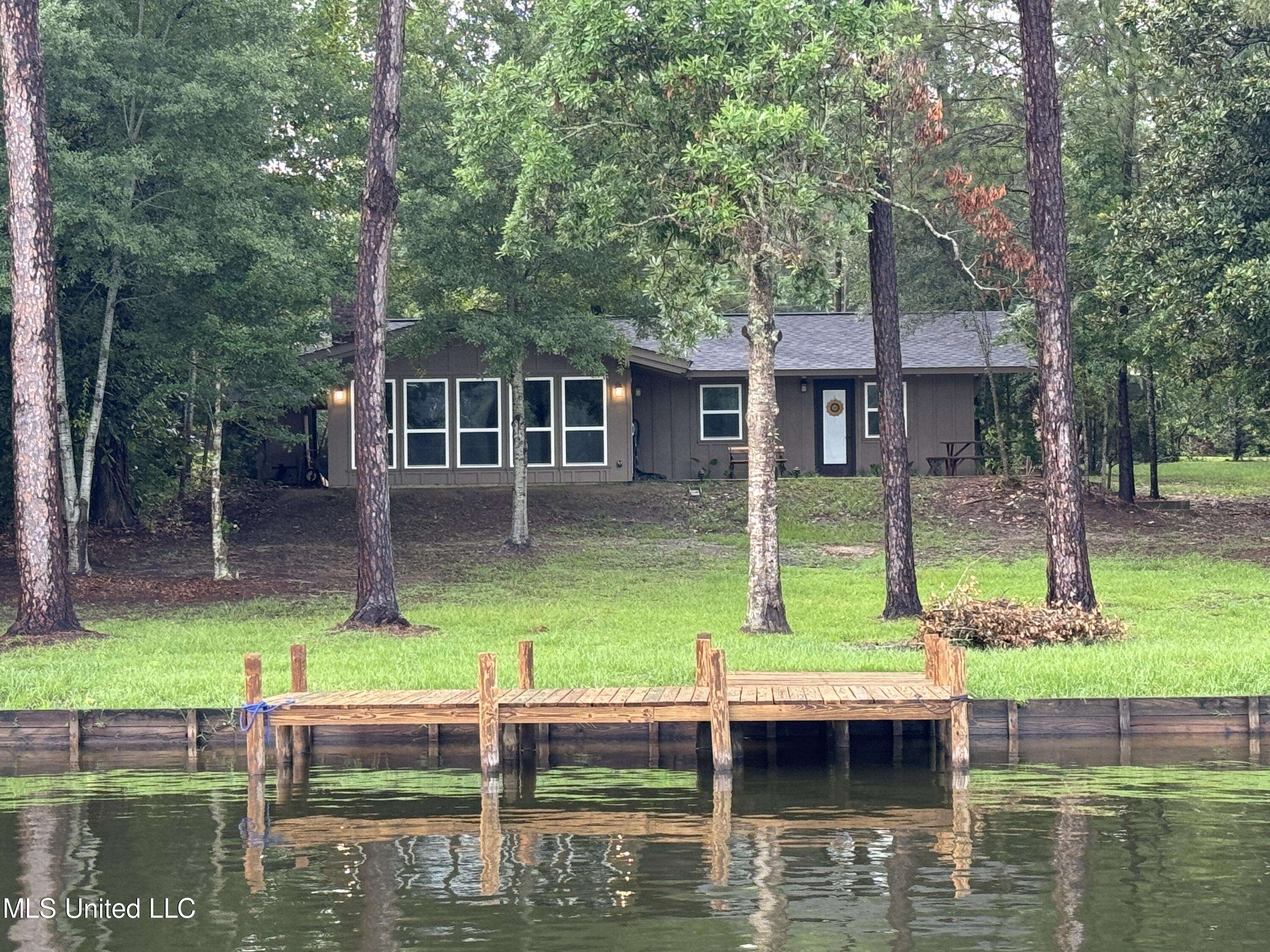 Perkinston, MS 39573,6 Dogwood Lane