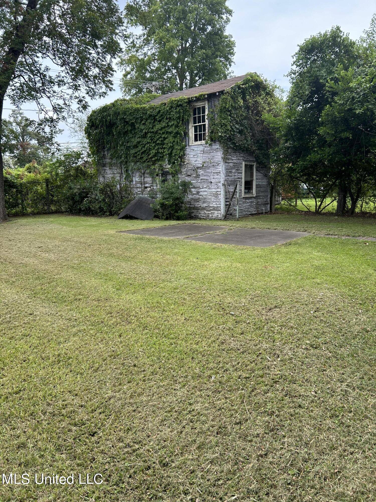 Clarksdale, MS 38614,816 Cherokee Street