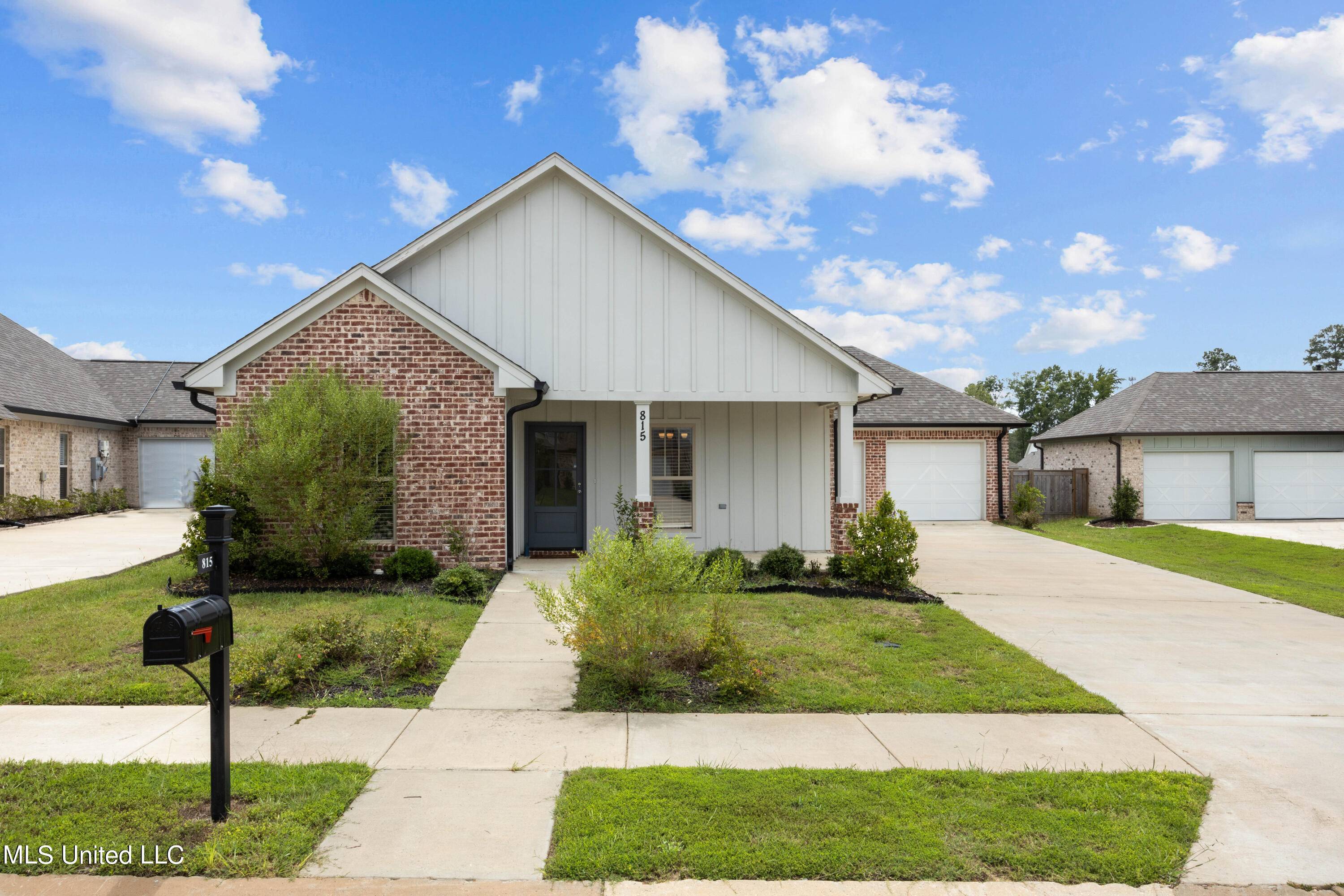 Brandon, MS 39042,815 Long Leaf Circle